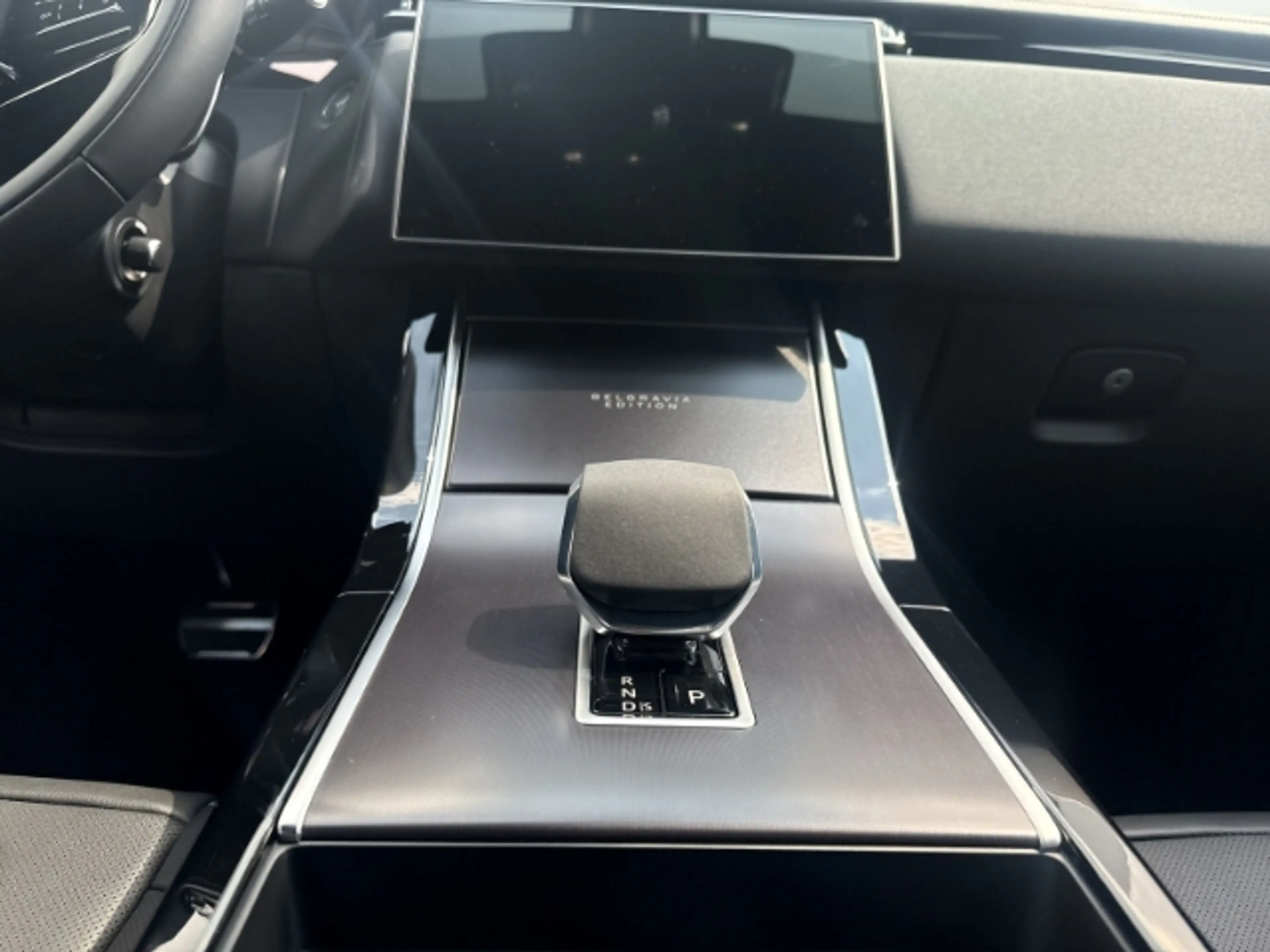 Land Rover Range Rover Velar D300 Belgravia Edition HUD Luftfederung Niveau AHK — photo 13