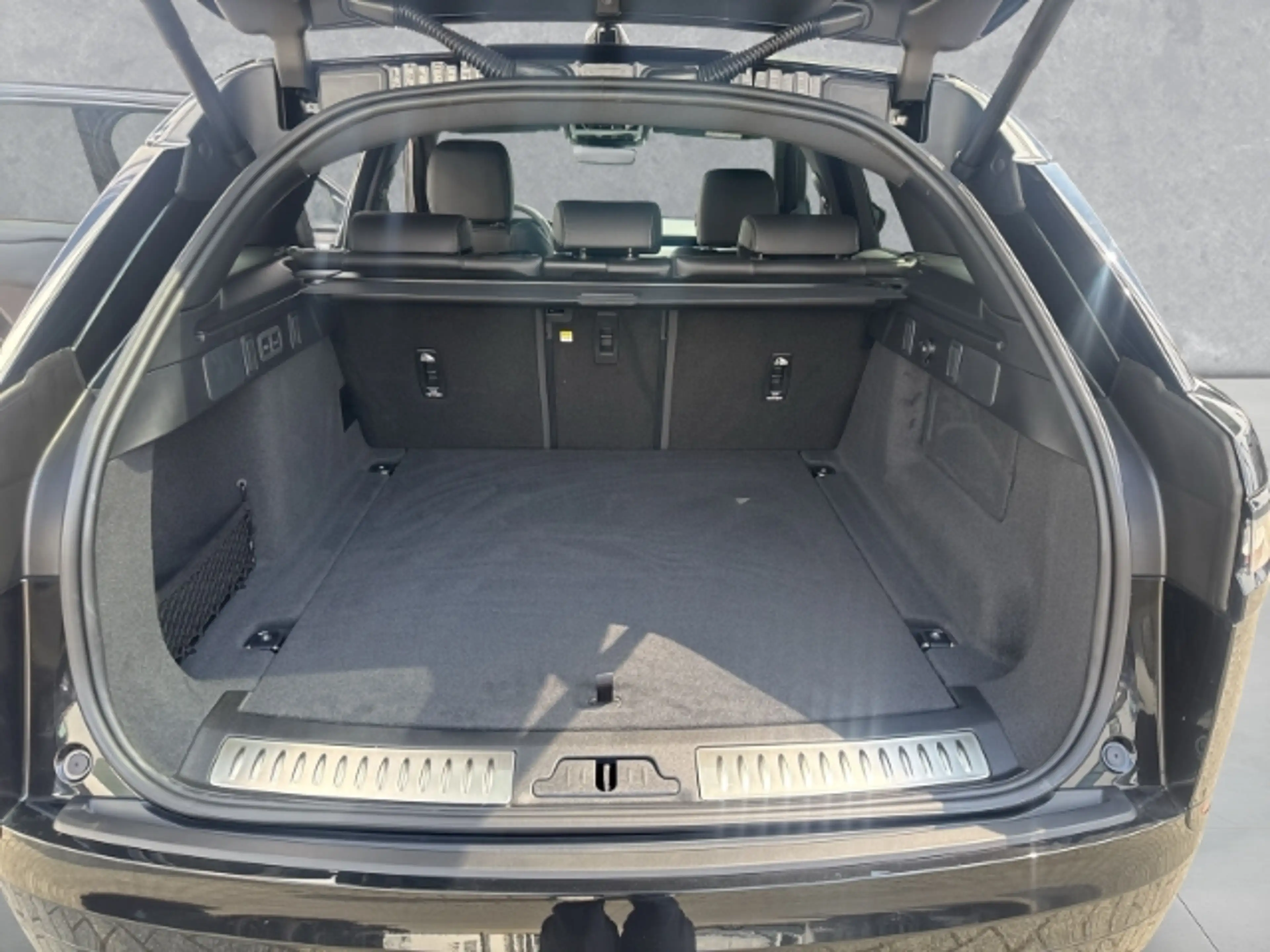 Land Rover Range Rover Velar D300 Belgravia Edition HUD Luftfederung Niveau AHK — photo 10