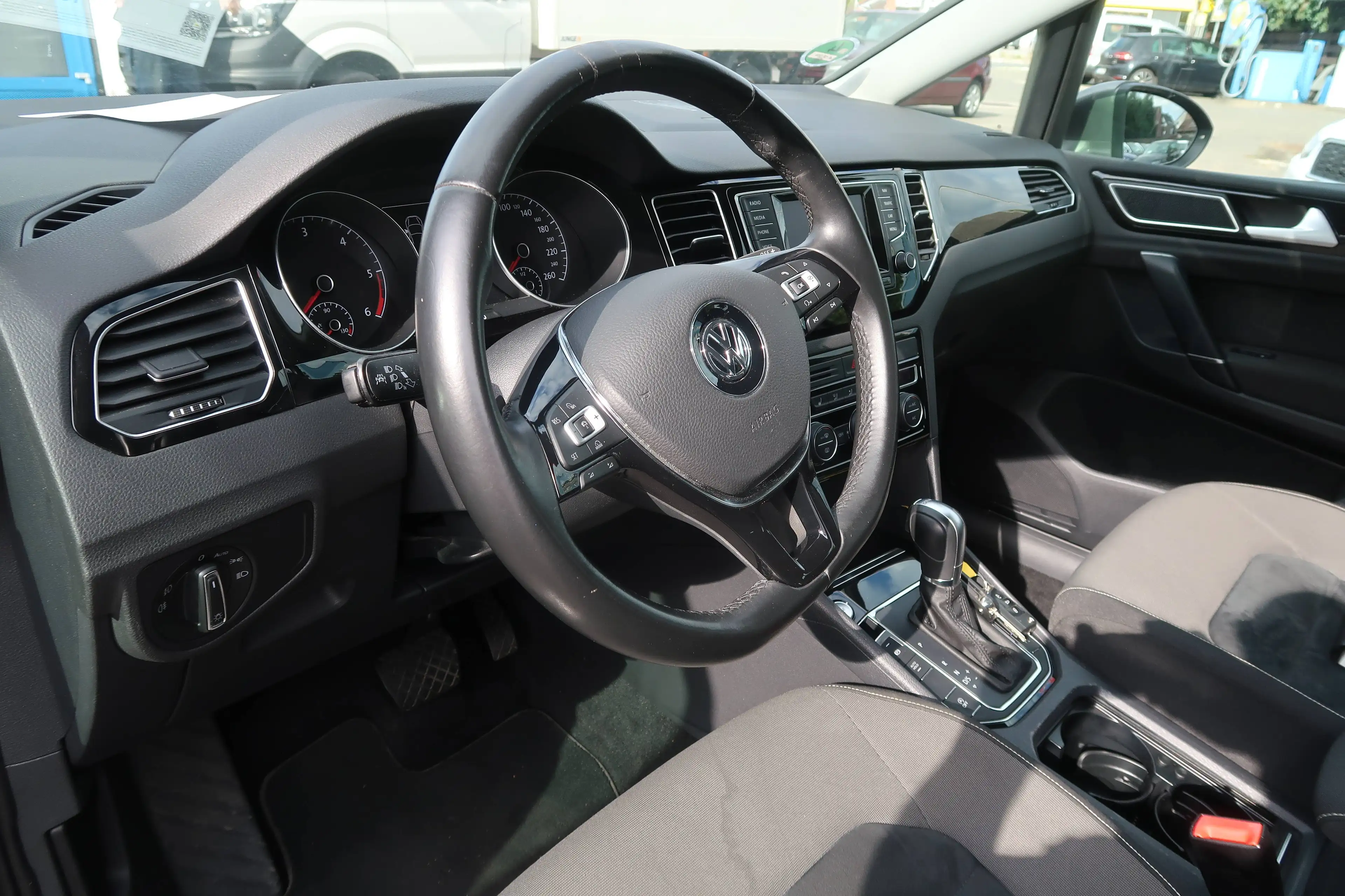 Volkswagen Golf Sportsvan Highline 2.0 TDi BMT/Start-Stop ACC — photo 10