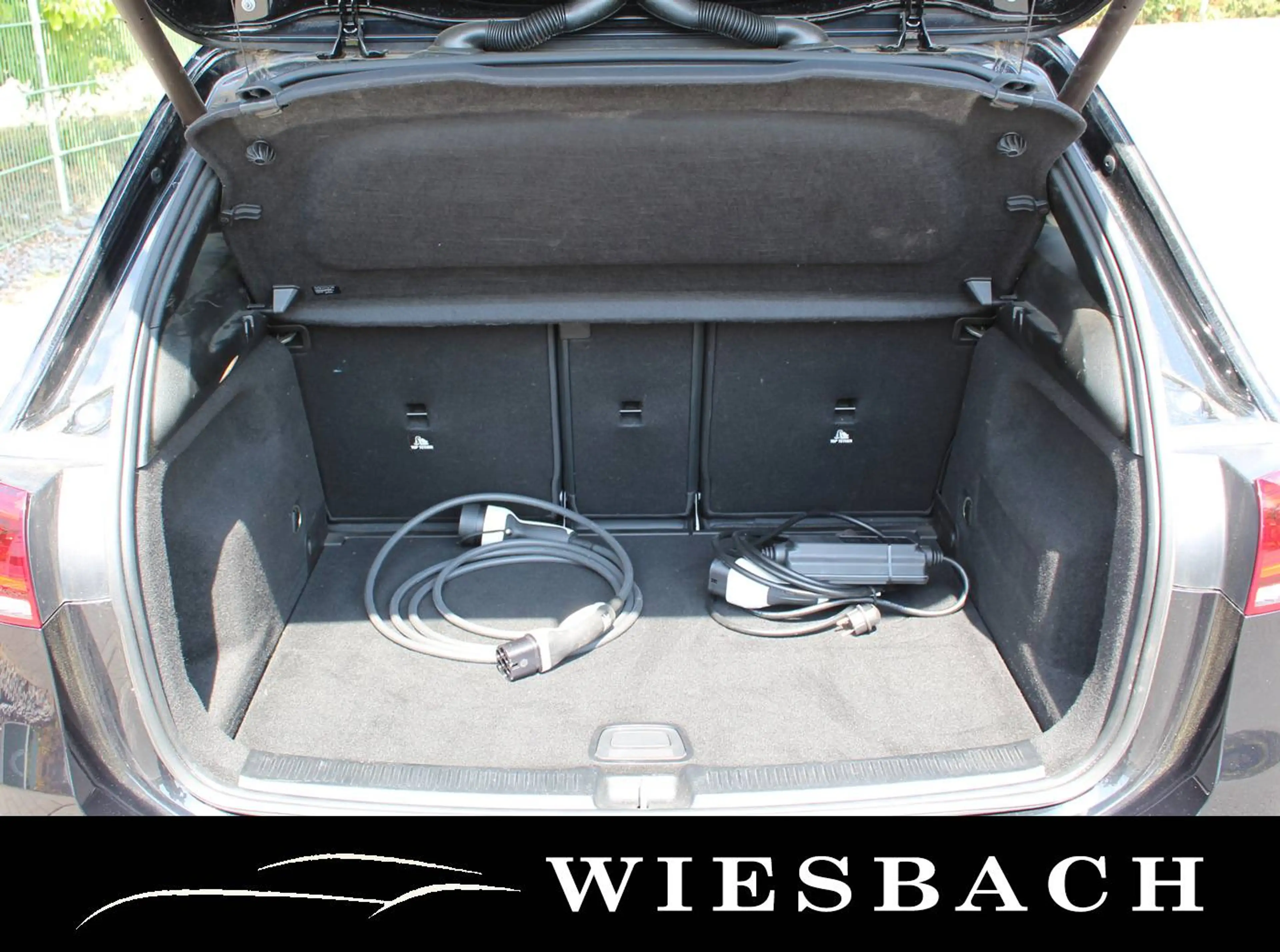 Mercedes-Benz B 250 B250e Aut. AMG Line Edition AHK Burmester Night — photo 13