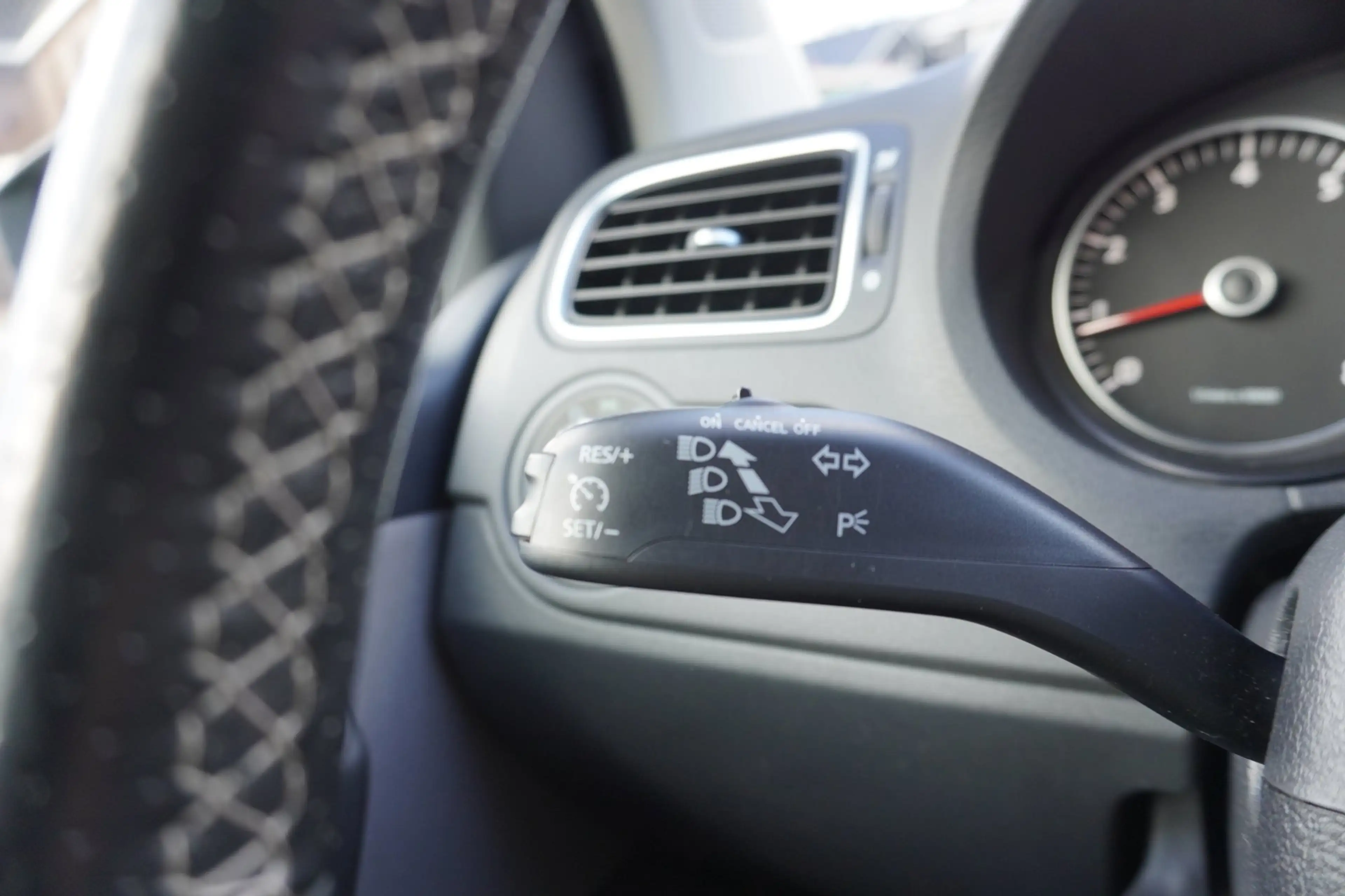 Volkswagen Polo Cross 1.2 TSI Clima Cruise — photo 14