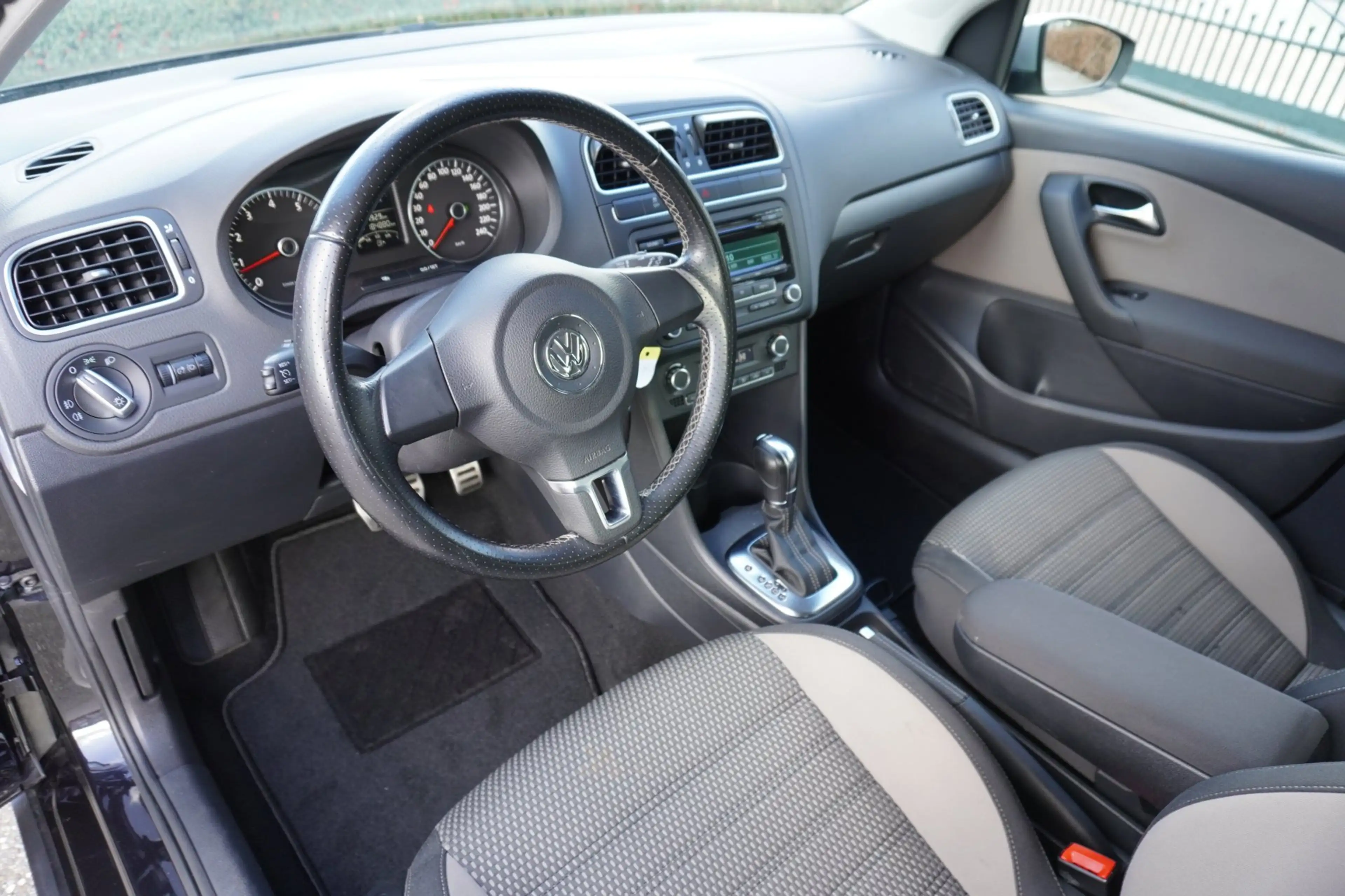Volkswagen Polo Cross 1.2 TSI Clima Cruise — photo 8