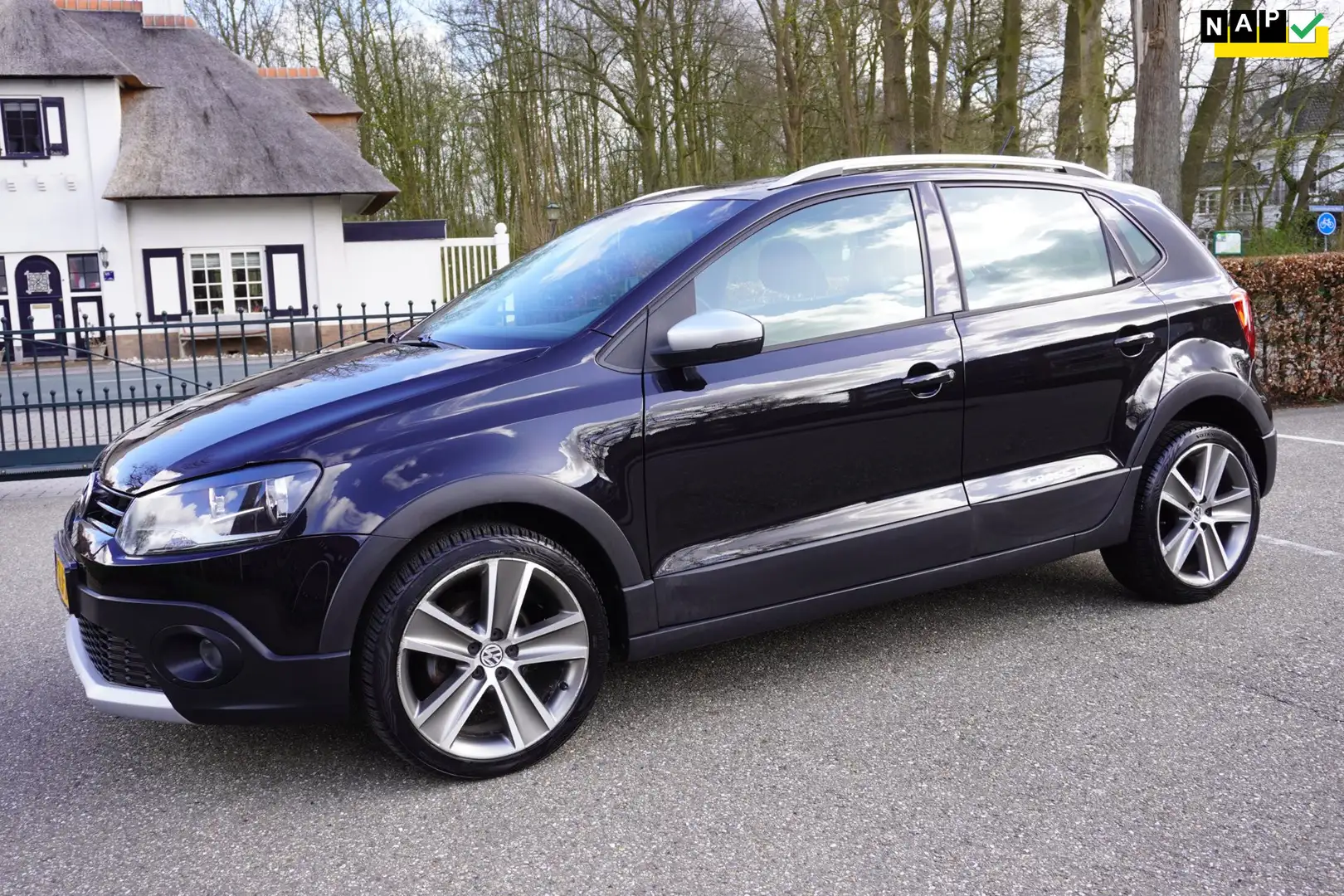 Volkswagen Polo Cross 1.2 TSI Automaat Clima Cruise Pdc Negro - 1
