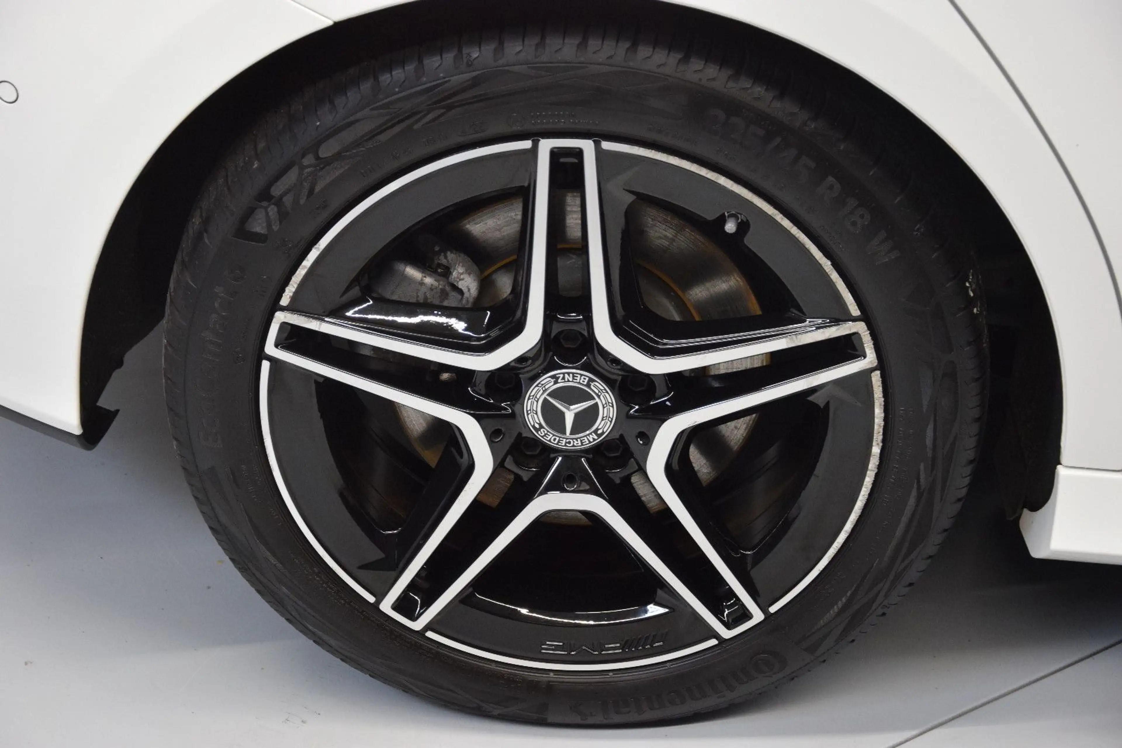 Mercedes-Benz B 250 4Matic AMG Pano 360° Night ACC MBUX Ambi — photo 15
