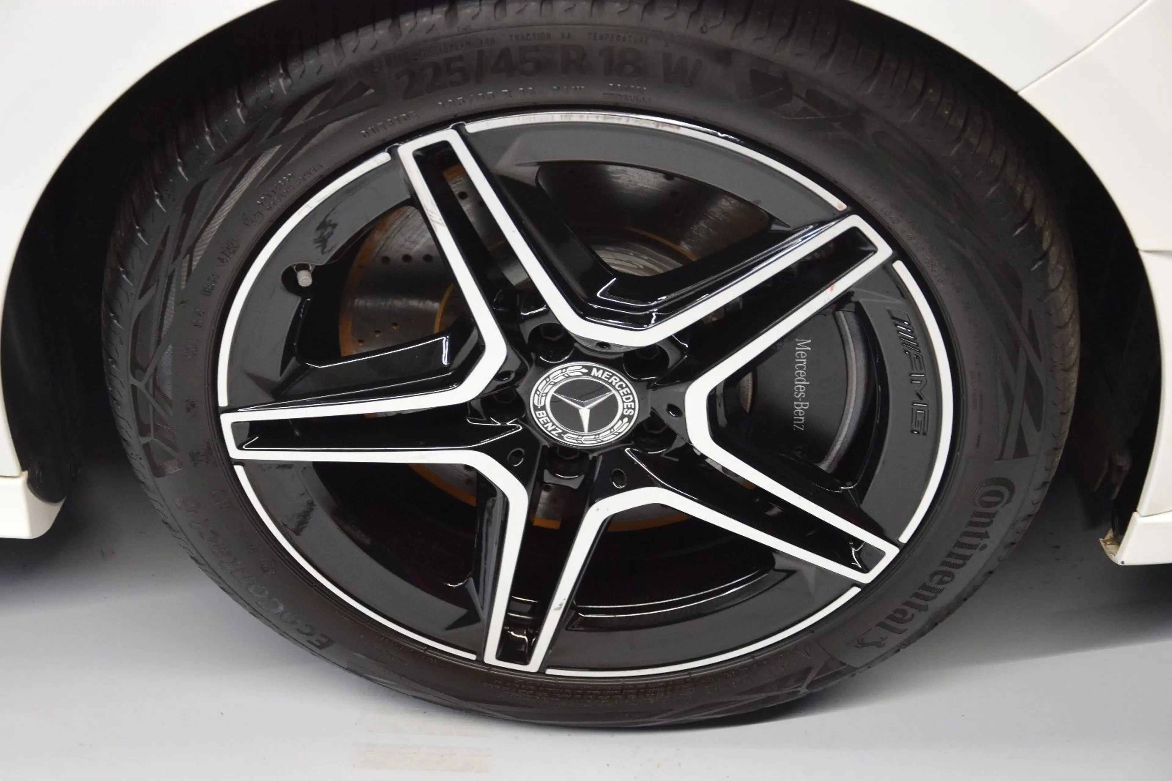 Mercedes-Benz B 250 4Matic AMG Pano 360° Night ACC MBUX Ambi — photo 14