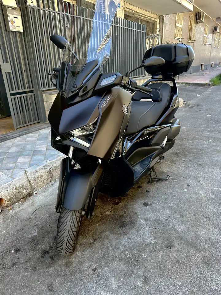 Yamaha X-Max 300