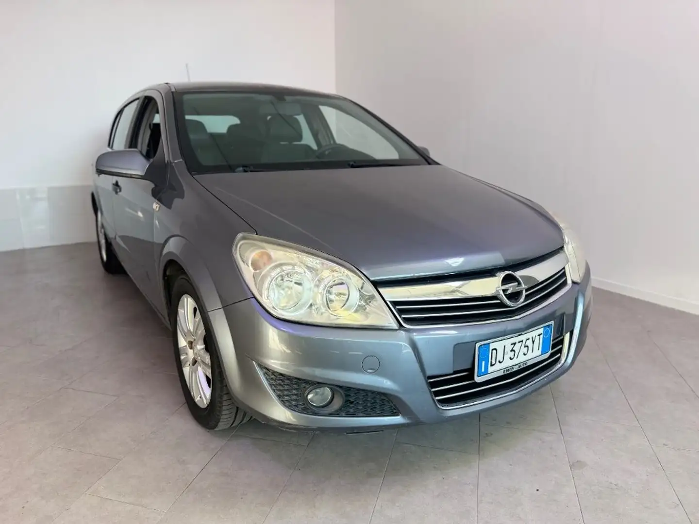 Opel Astra 1.7 CDTI 101CV 5 porte Cosmo Grigio - 2