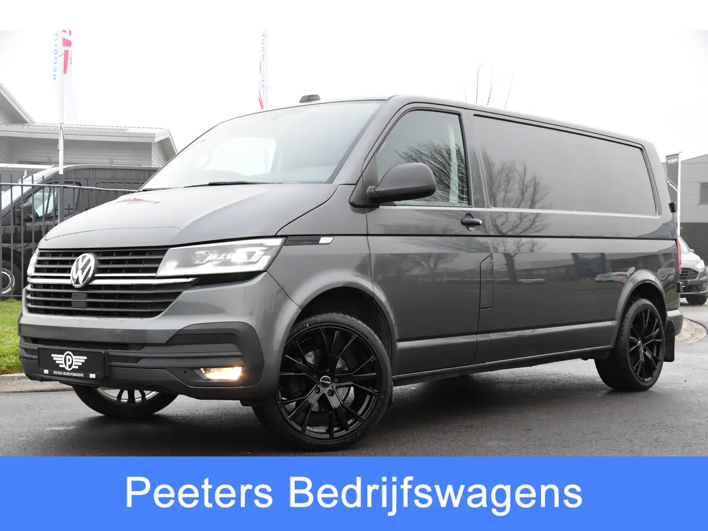 Volkswagen Transporter 2.0 TDI L2H1 30 Highline PB Edition Cruise, Camera Grijs - 1