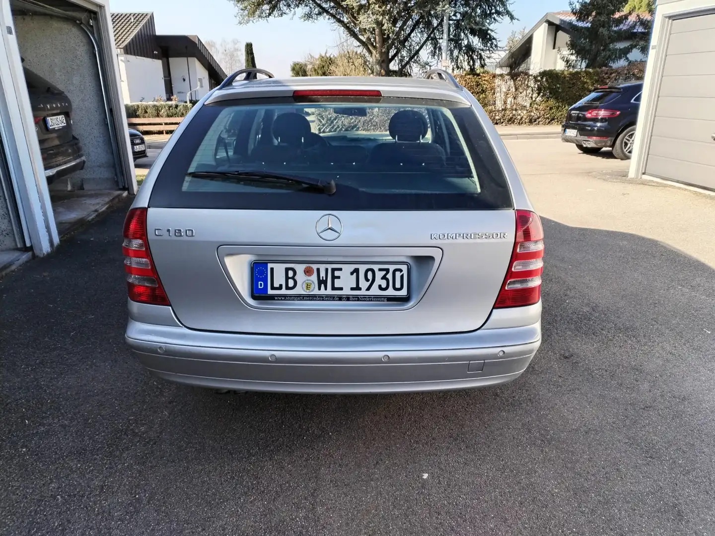Mercedes-Benz 180 C-Klasse Kombi Top Ausstattung Stříbrná - 1