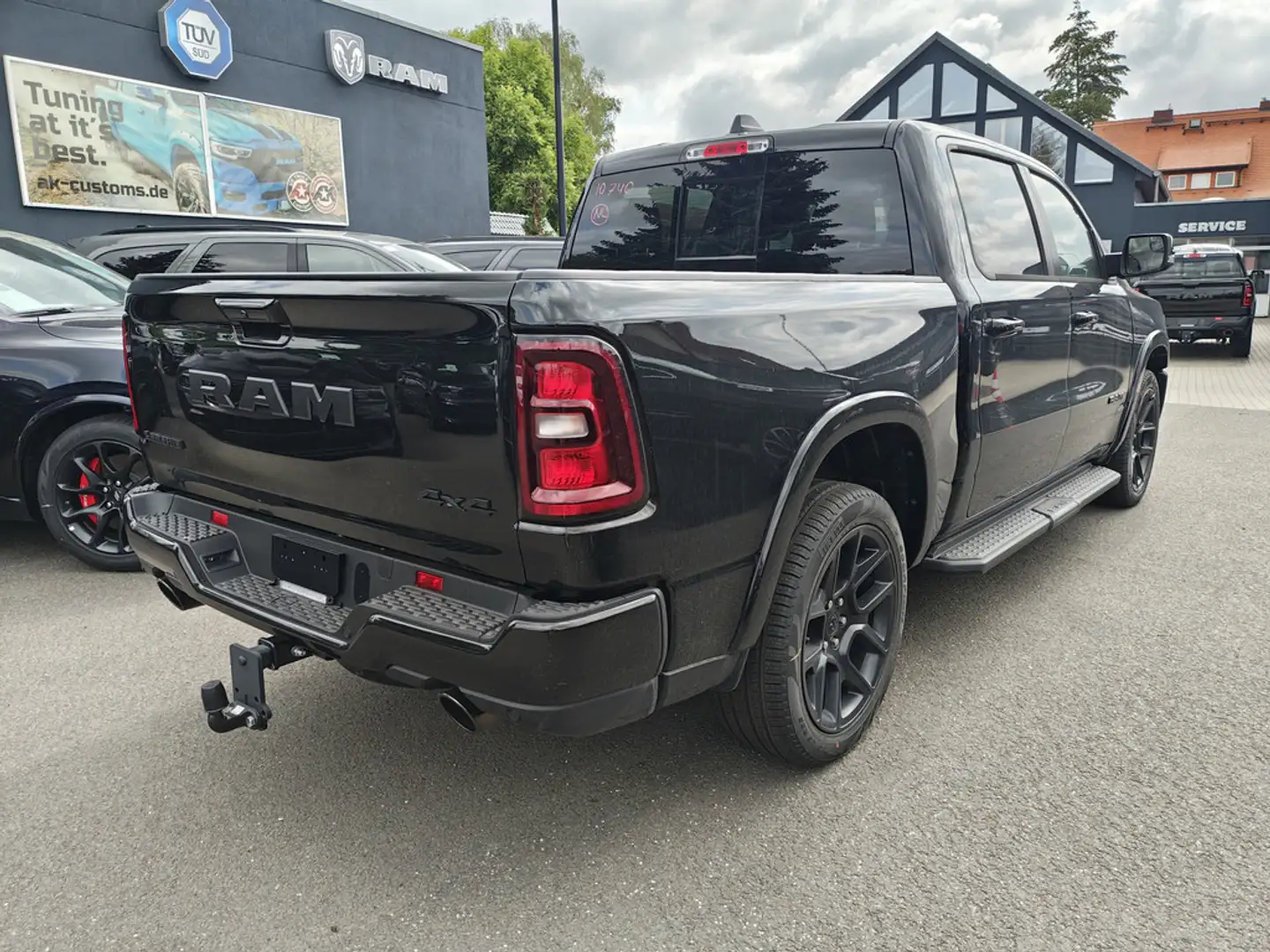 Dodge RAM 1500 5.7 Laramie Night KW Edition LPG Schwarz - 2