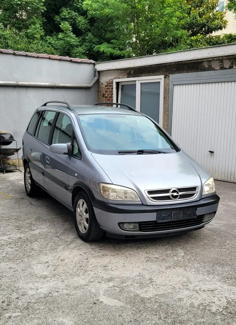 Opel Zafira 2.2i SE 16v Elegance - 1