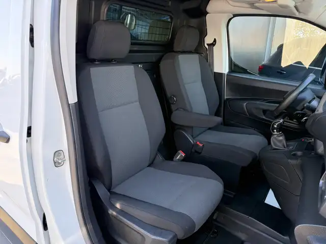 Peugeot Partner view 22