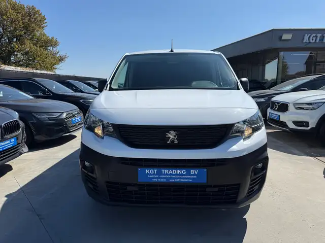 Peugeot Partner view 2