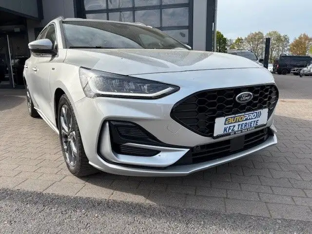 Ford Focus Turnier ST Line ACC LED NAVI Kamera