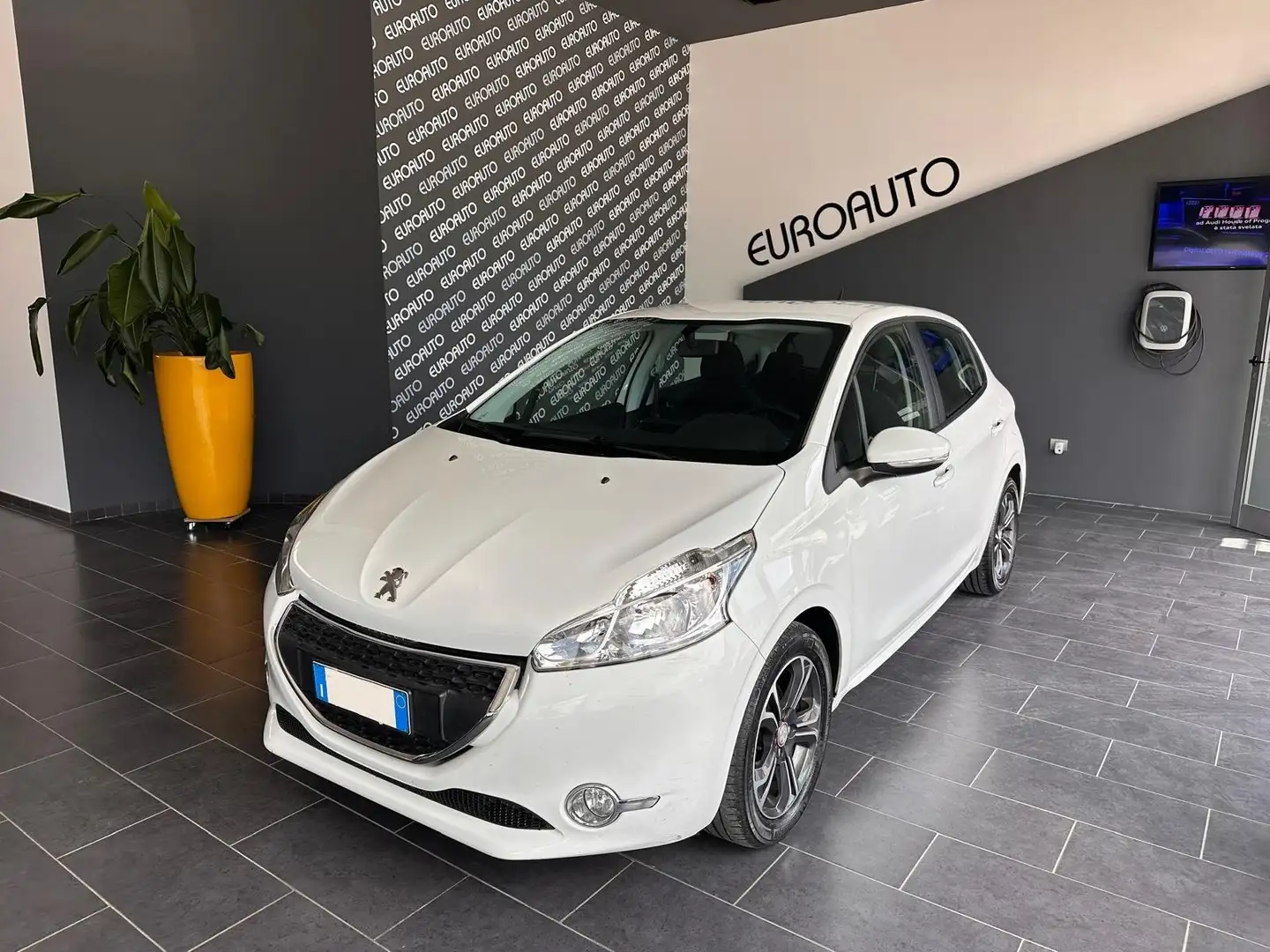Peugeot 208 208 I 2012 5p 1.4 hdi 8v Active Bianco - 1