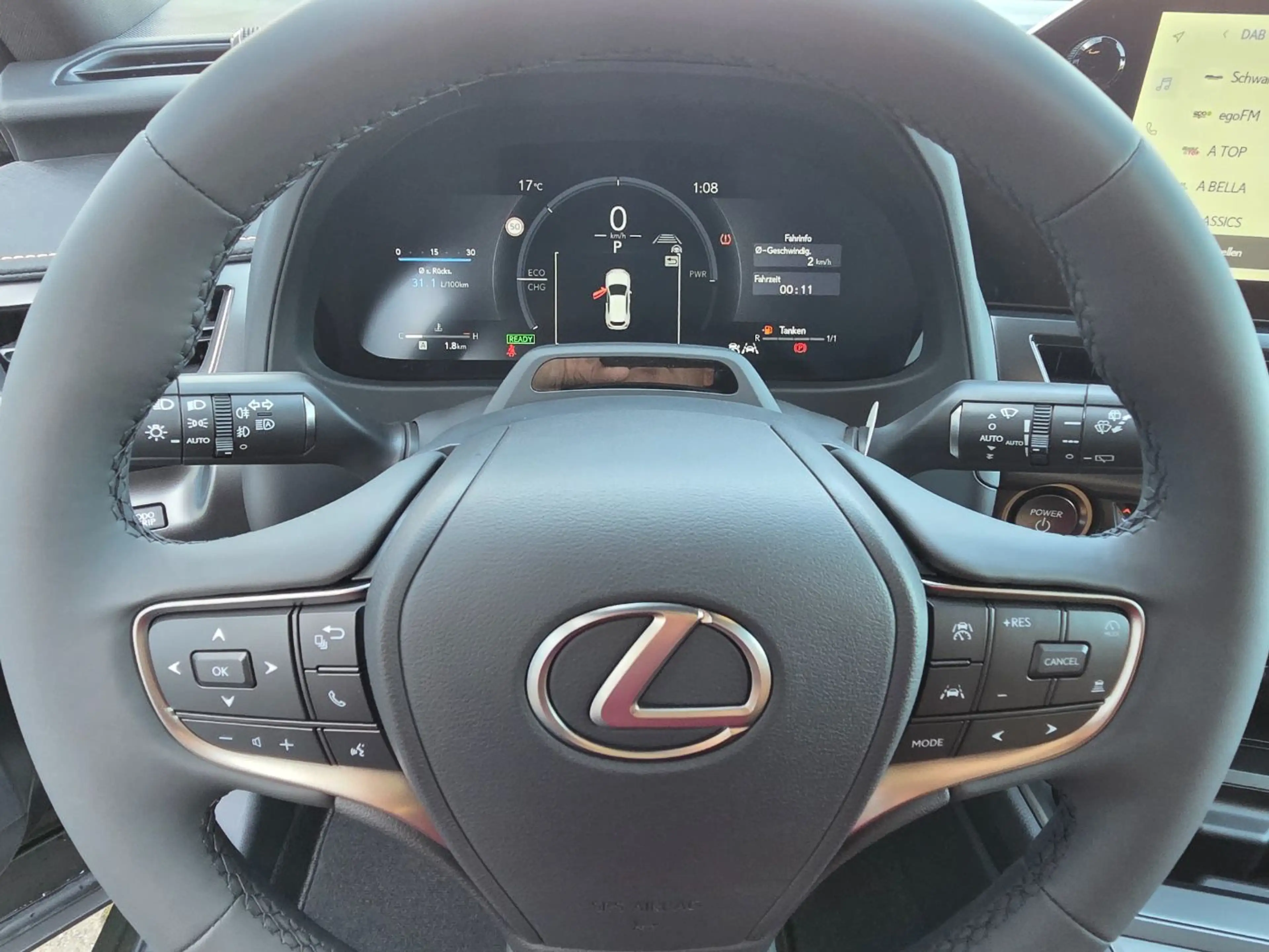 Lexus UX 300h UX 300 H F Sport Design ACC+LED+Navi+SHZ+LM — photo 12