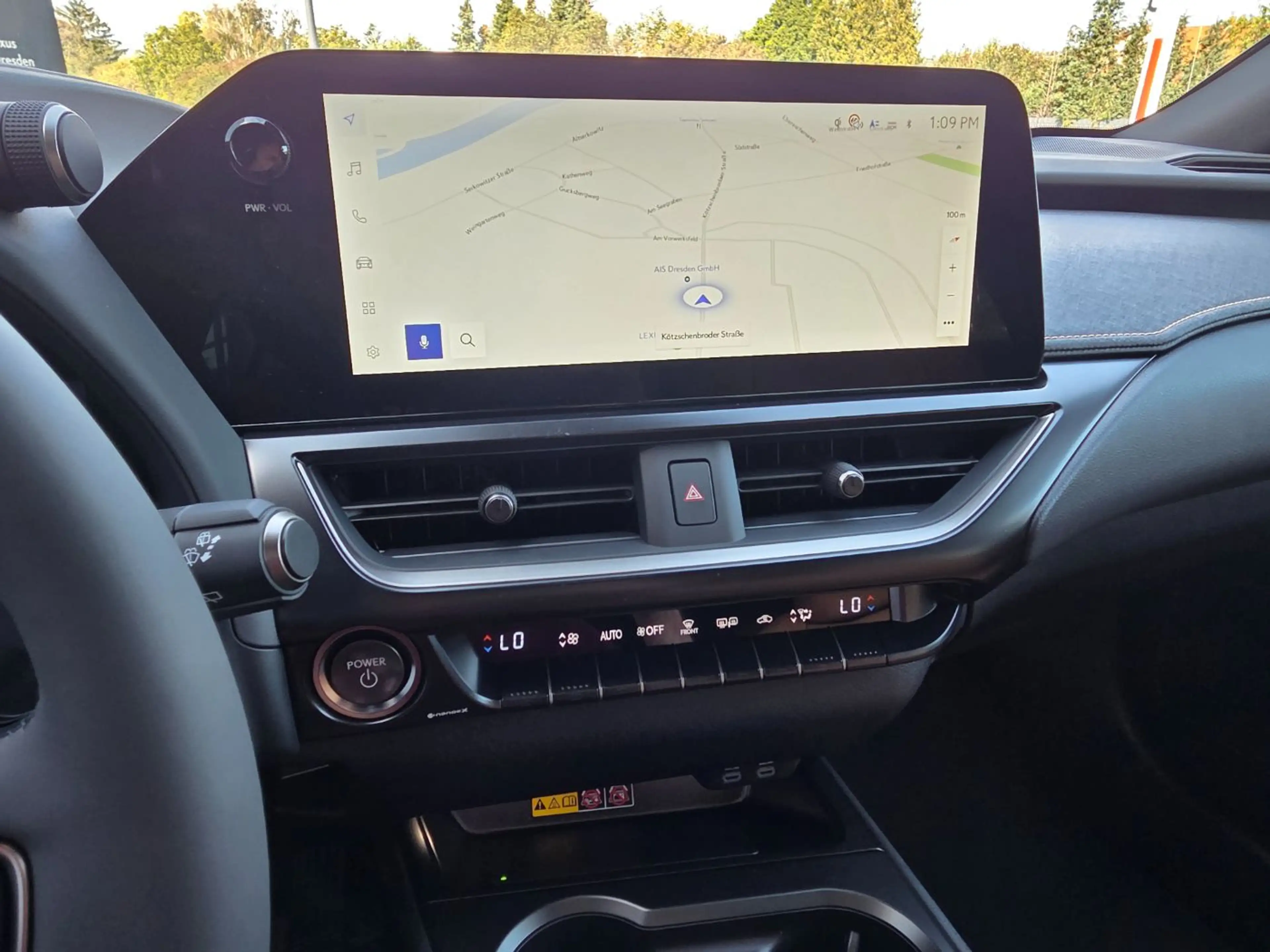 Lexus UX 300h UX 300 H F Sport Design ACC+LED+Navi+SHZ+LM — photo 13