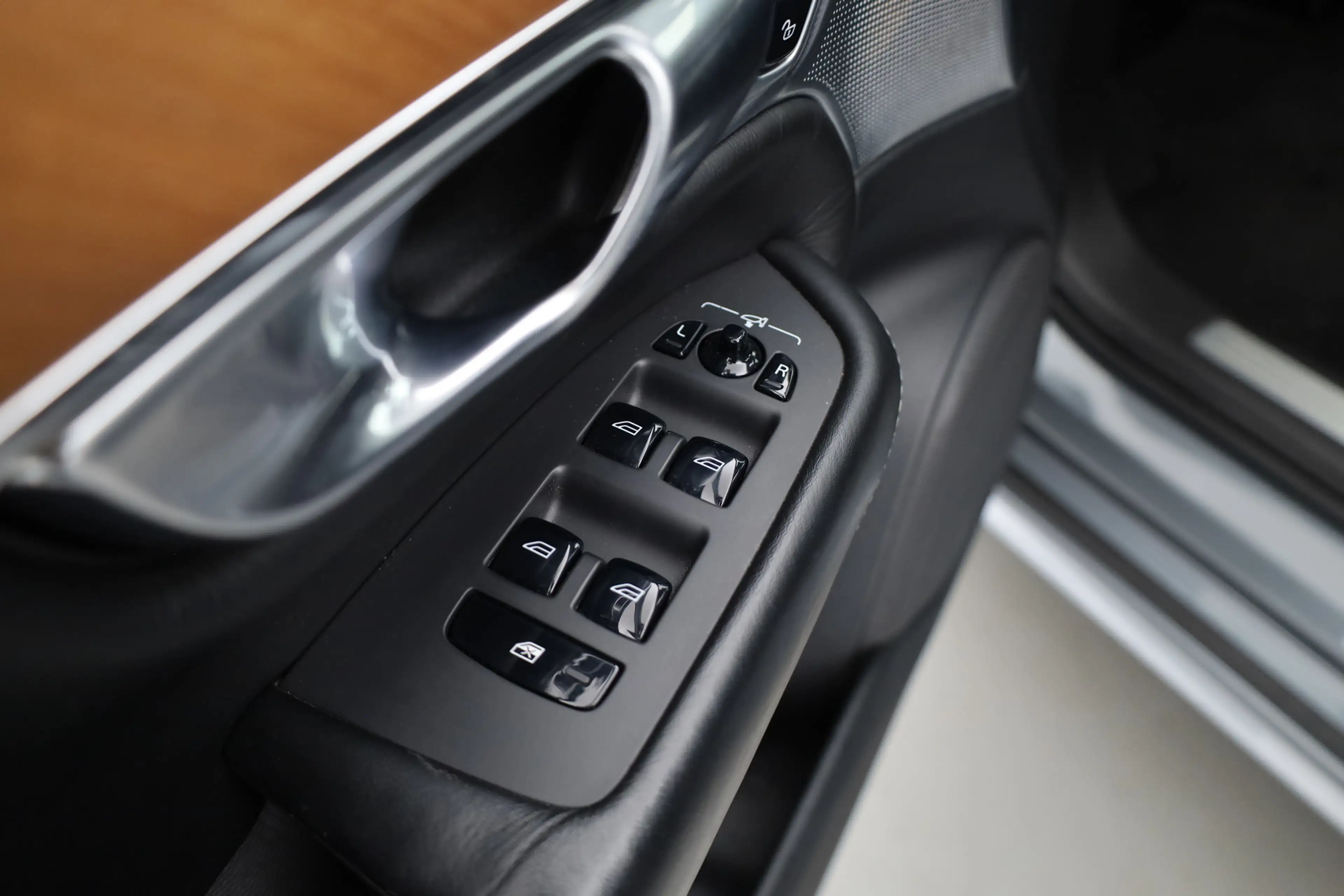 Volvo XC90 2.0 T8 Twin Engine AWD Inscription Full option | L — photo 11