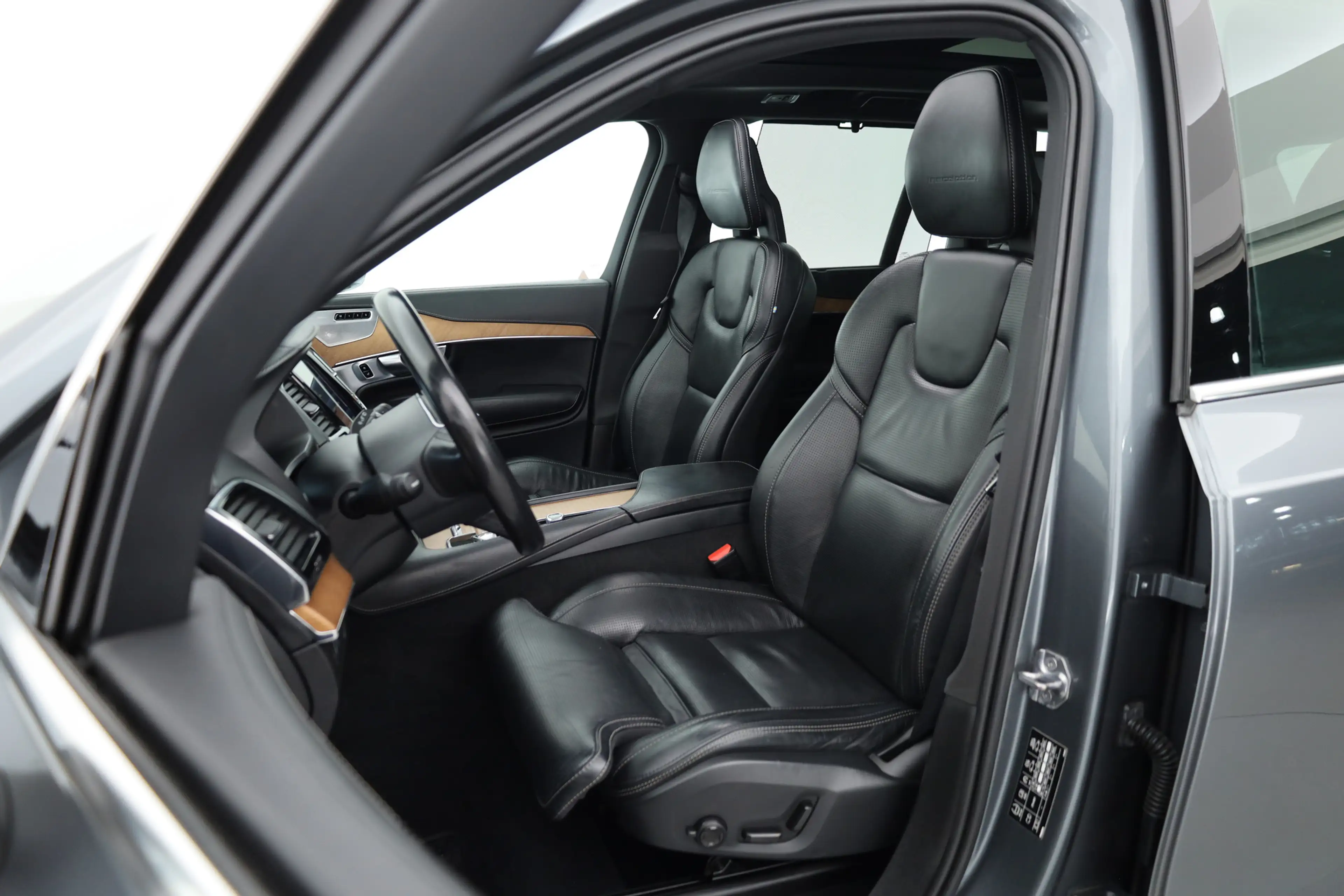 Volvo XC90 2.0 T8 Twin Engine AWD Inscription Full option | L — photo 3