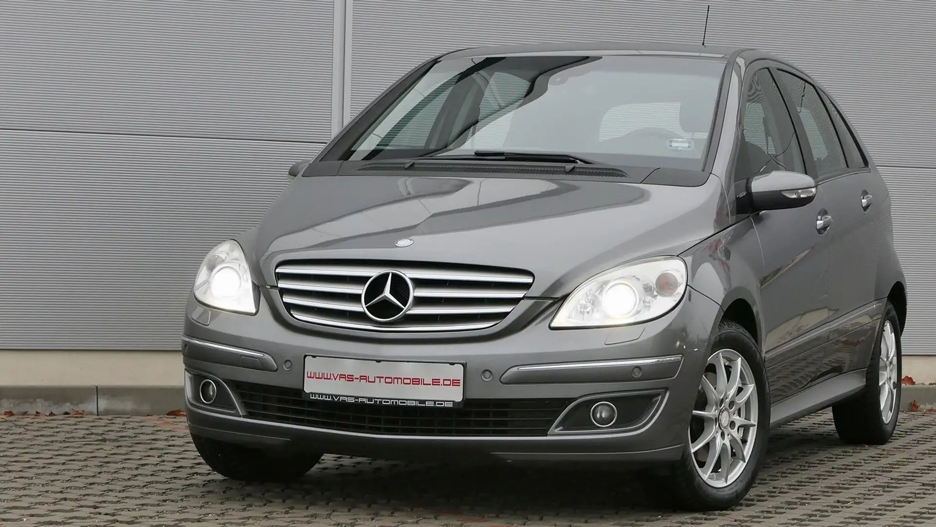 Mercedes-Benz B 200 Special Edition*Automatik*Xenon* Grau - 1