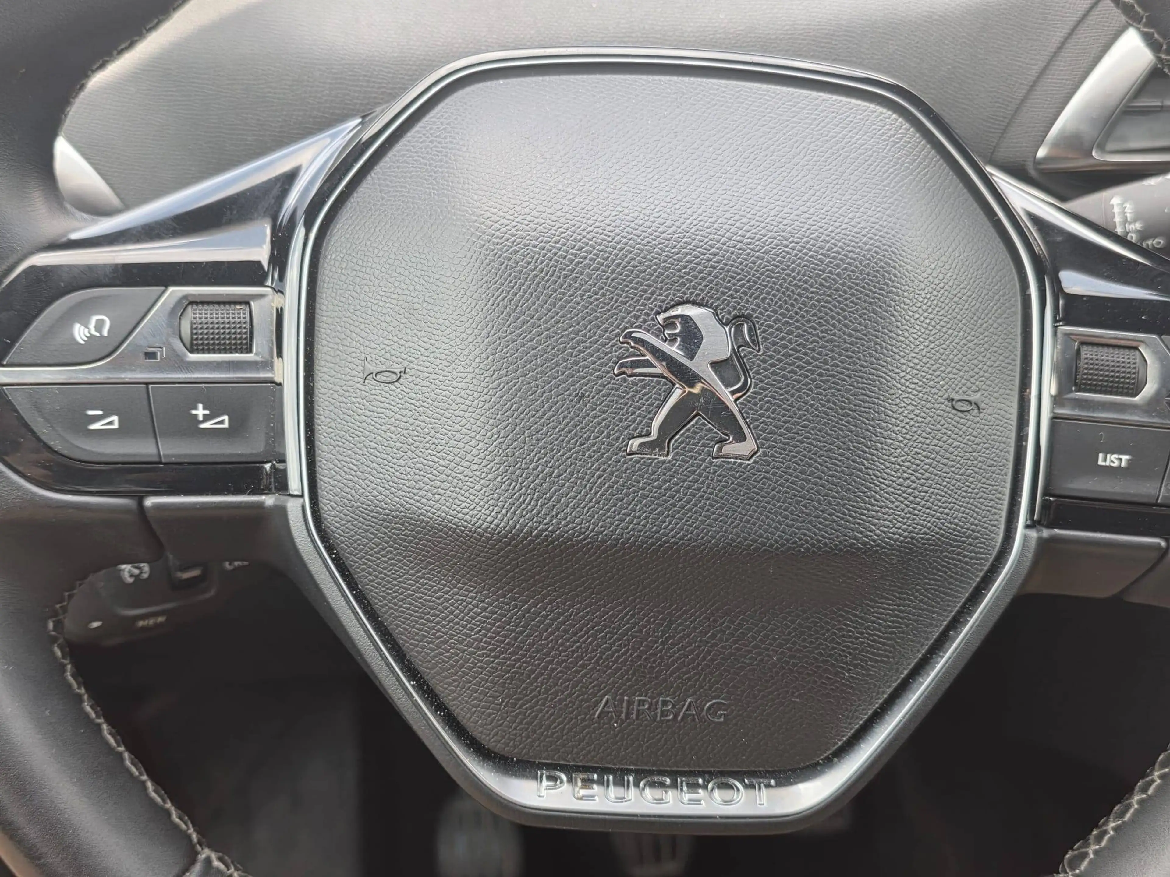 Peugeot 5008 5008 1.2 PureTech Allure * 7 Places * — photo 12