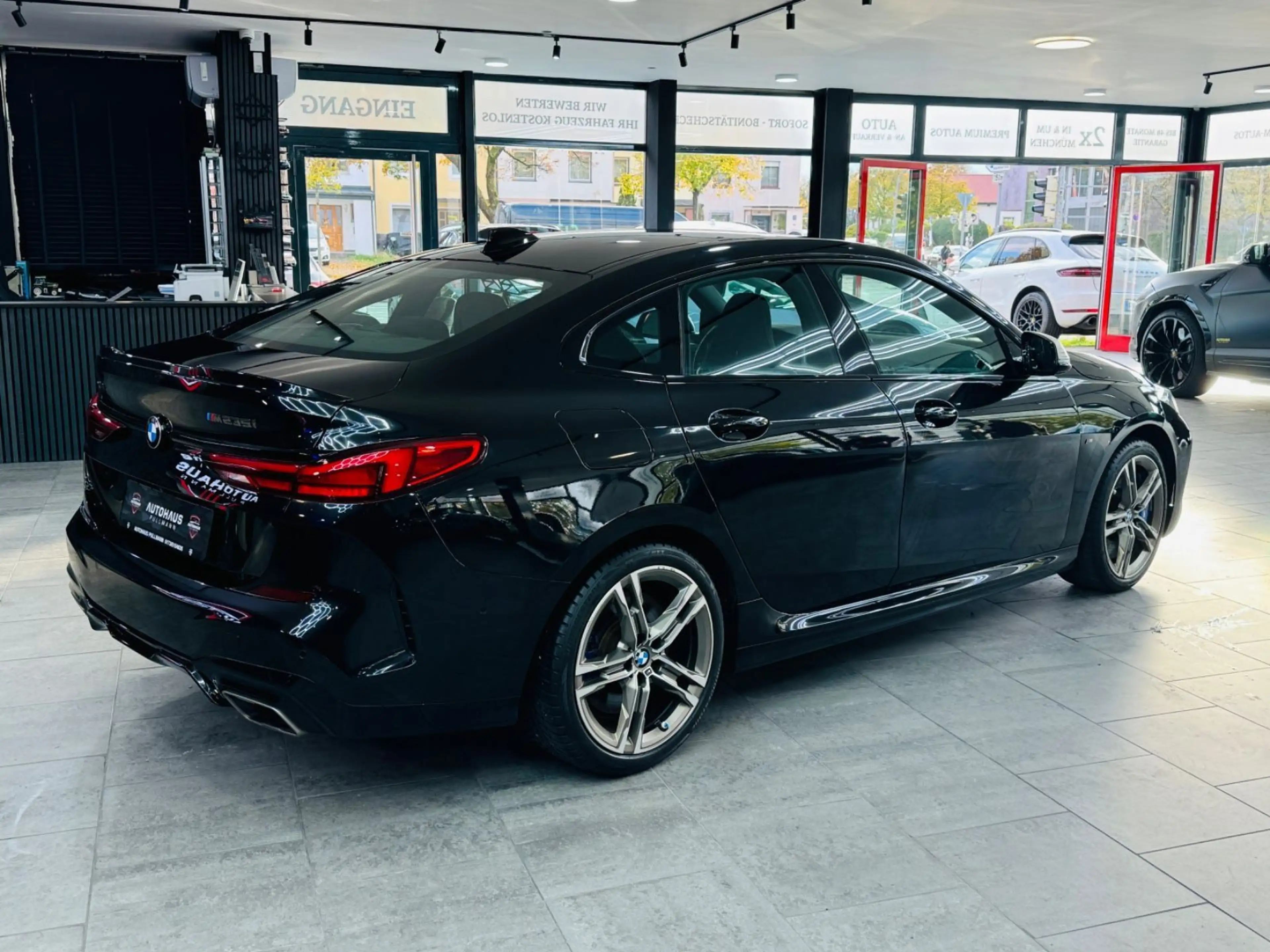 BMW 235 — photo 4