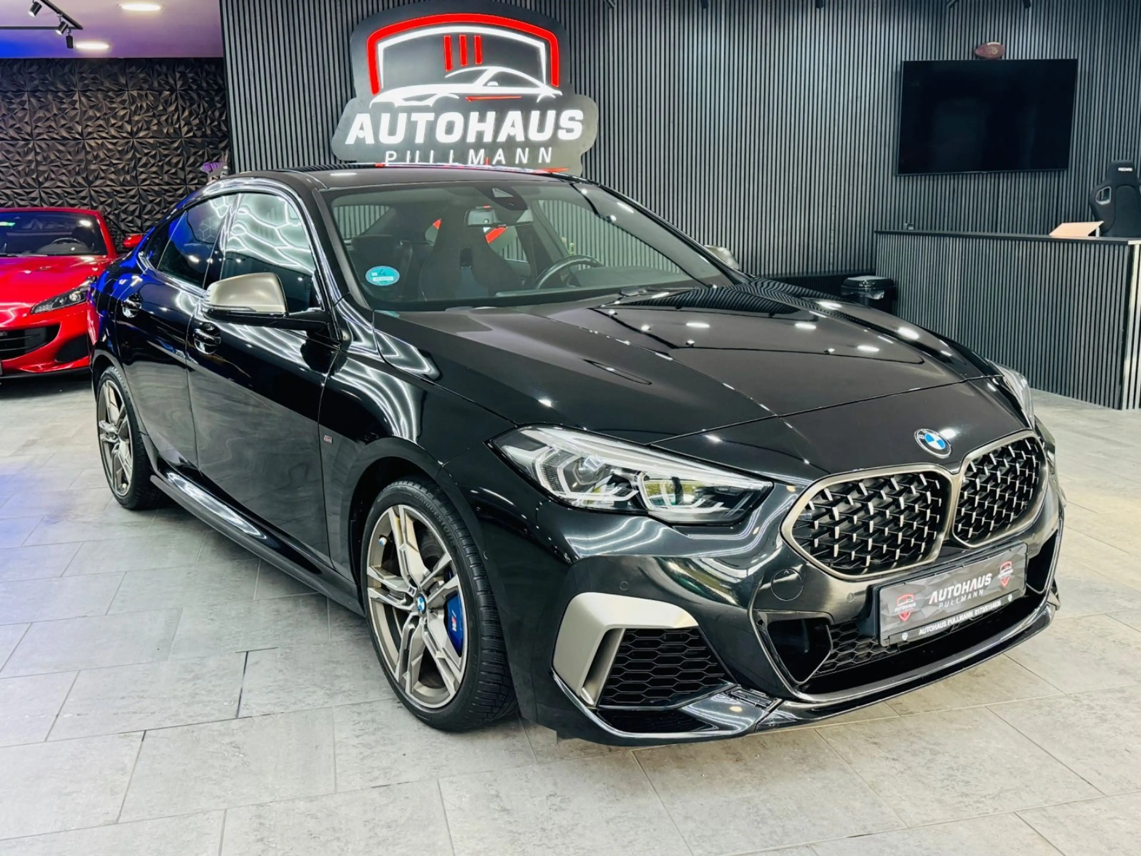 BMW 235 — photo 3