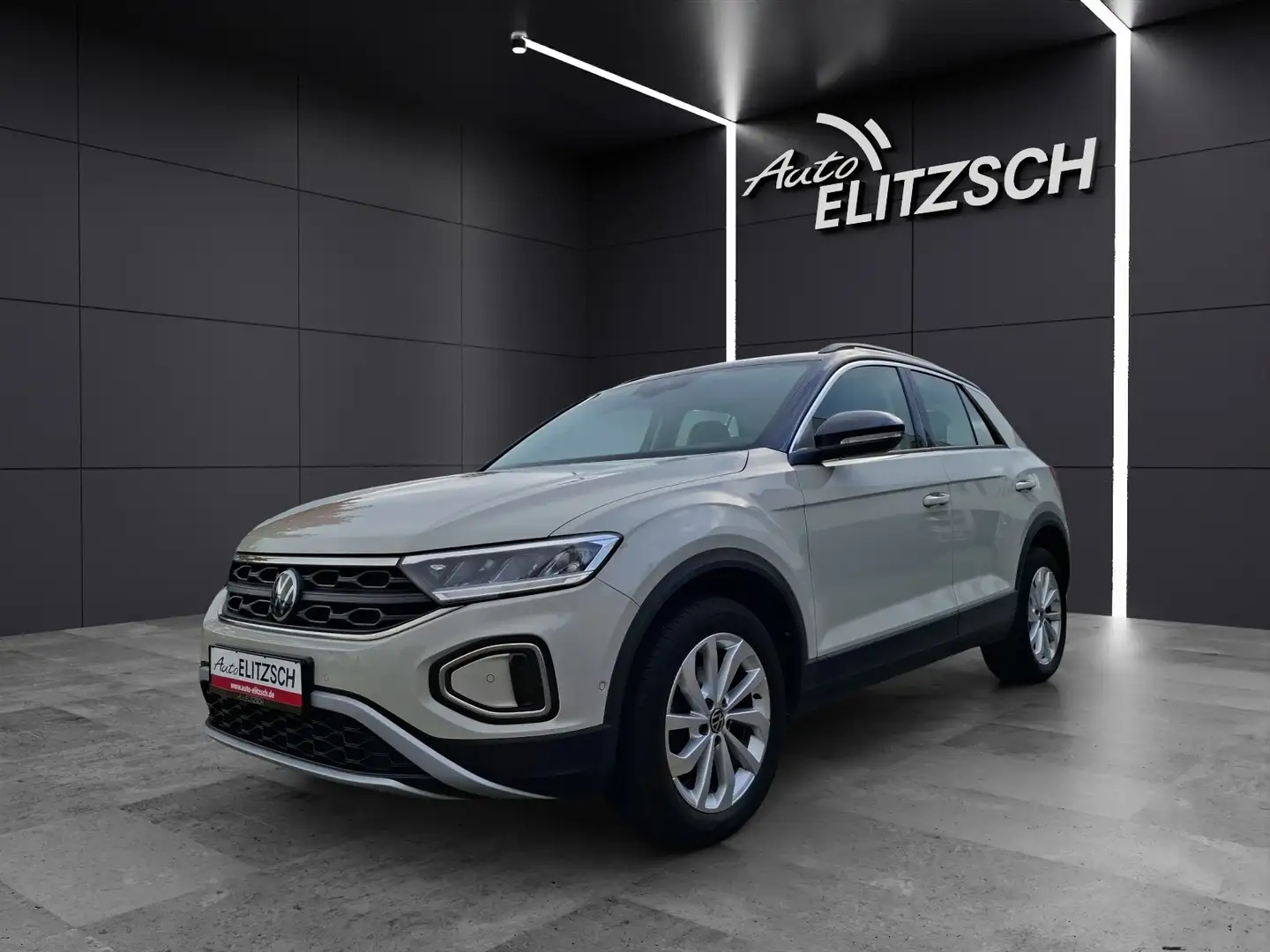 Volkswagen T-Roc TSI Life DSG LED Navi AID ACC RFK SH Grau - 2