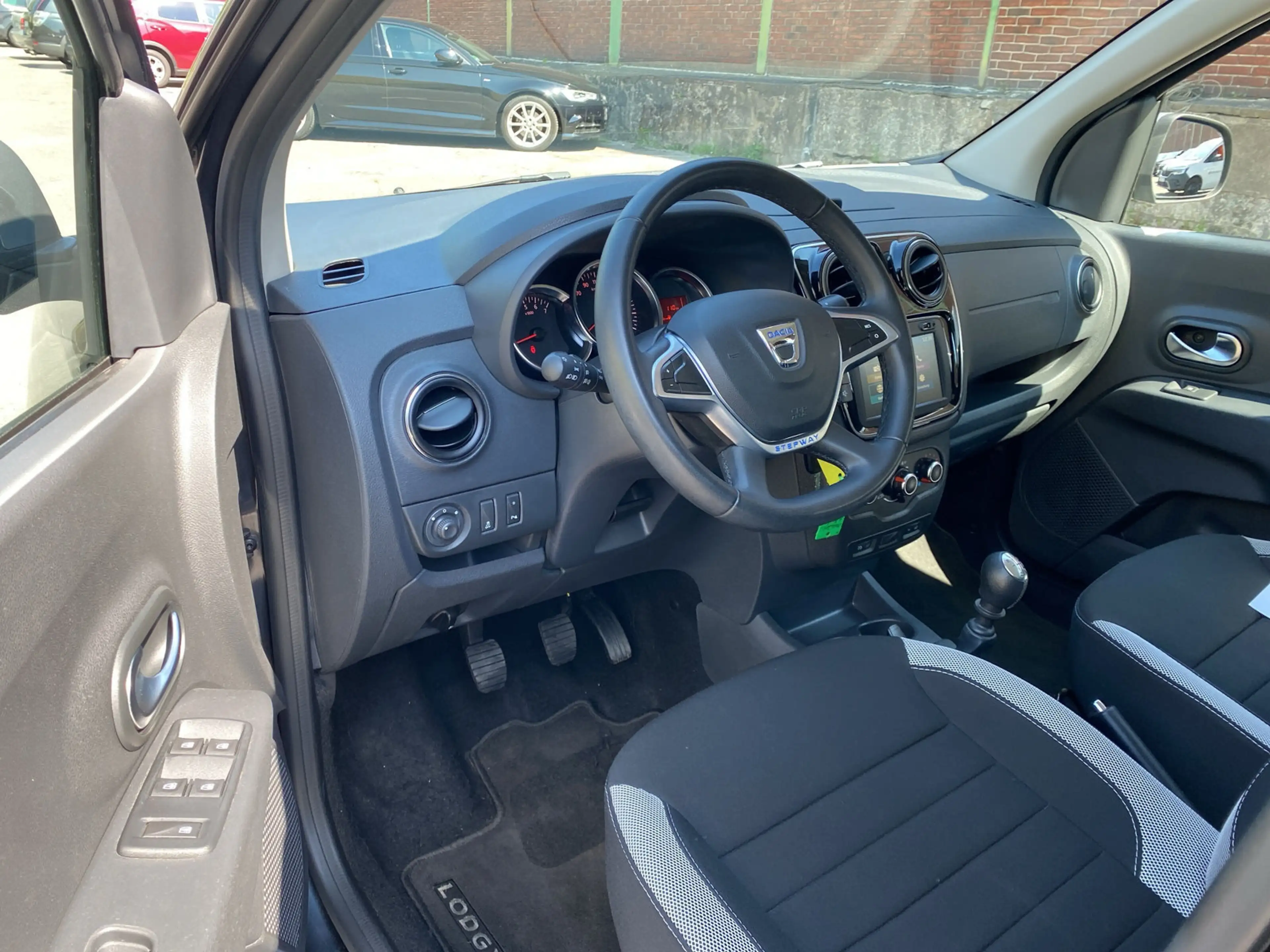 Dacia Lodgy Stepway Blue dCi 115 7 Sitzer PDC h+Kamera — photo 10