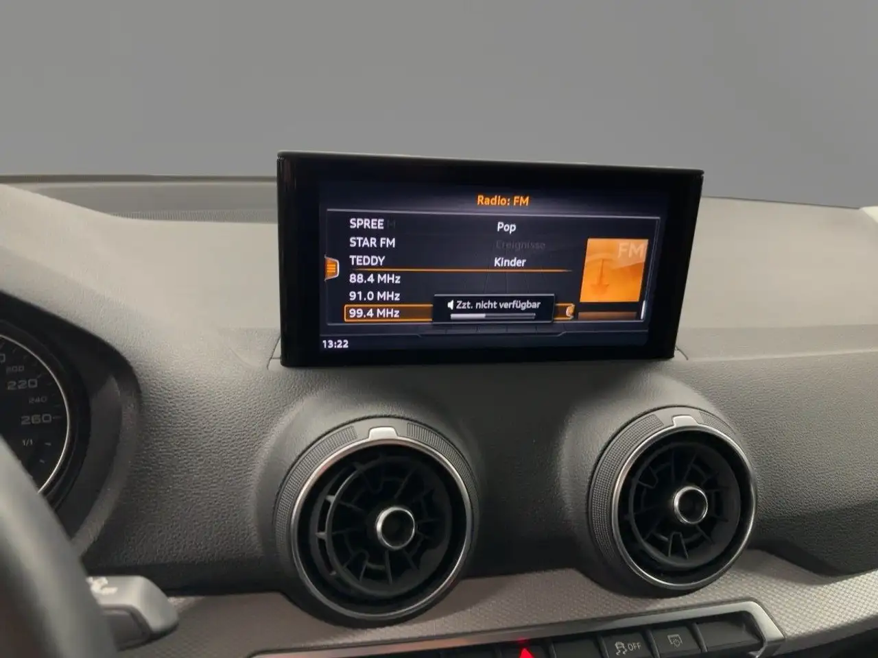 Audi Q2 35 TFSI S tr. DAB PDC LED SITZHZG 15