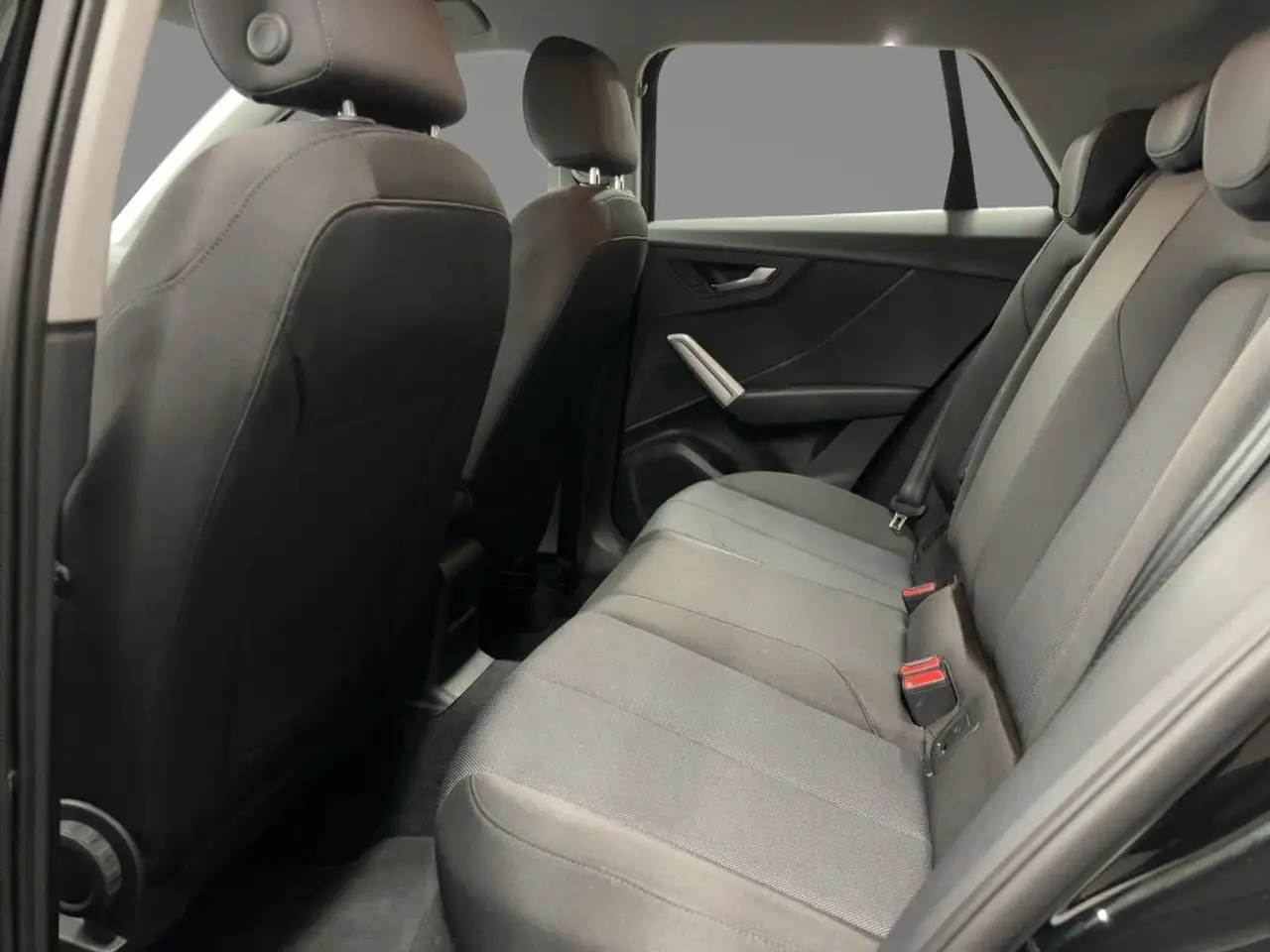 Audi Q2 35 TFSI S tr. DAB PDC LED SITZHZG 12