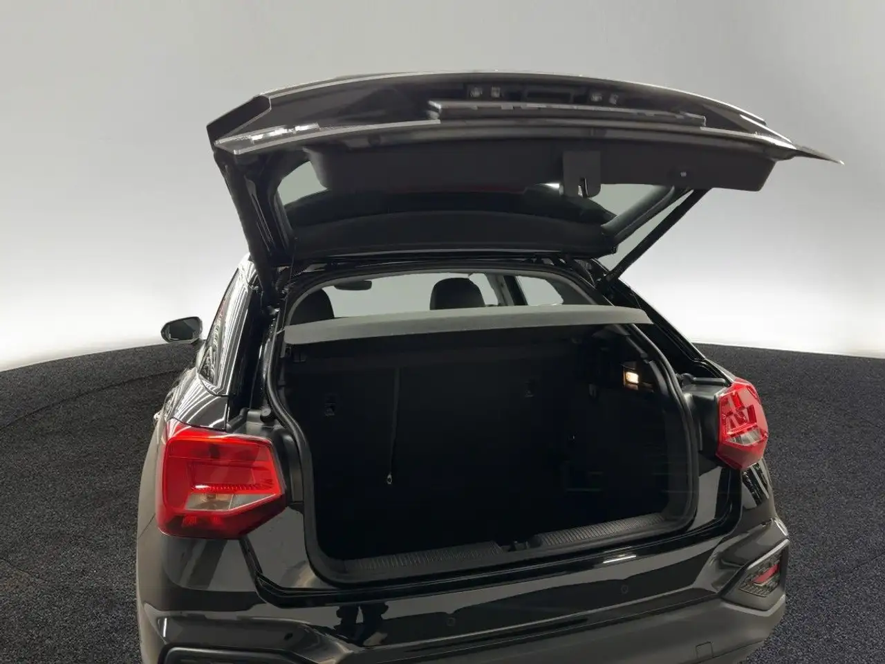 Audi Q2 35 TFSI S tr. DAB PDC LED SITZHZG 10