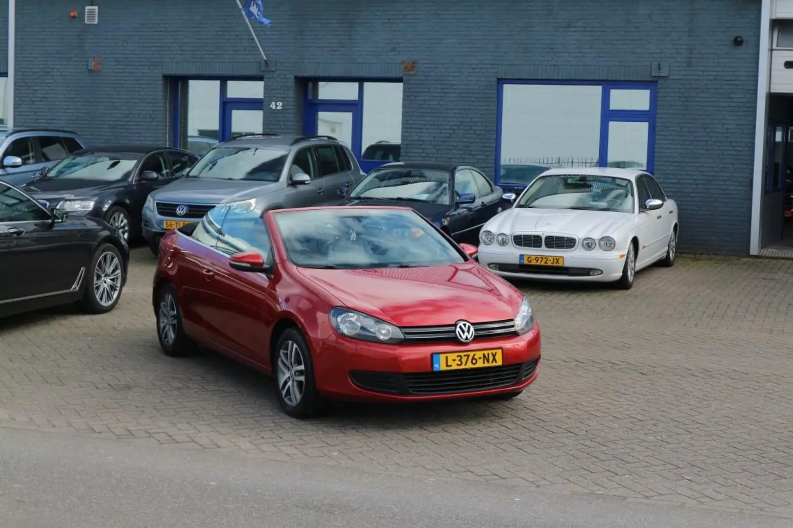 Volkswagen Golf Cabriolet 1.4 TSI / Stoel verwarming / Automaat / Clima ! ! Roşu - 2
