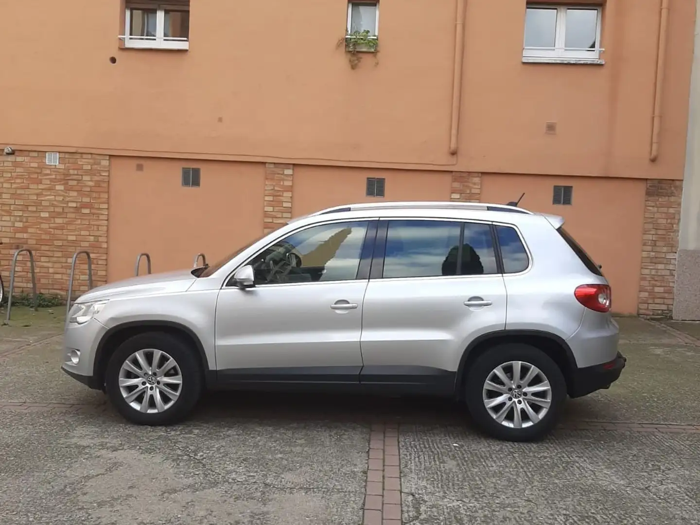 Volkswagen Tiguan 2.0 TDI 140 FAP Carat 4Motion Tiptronic A - 2