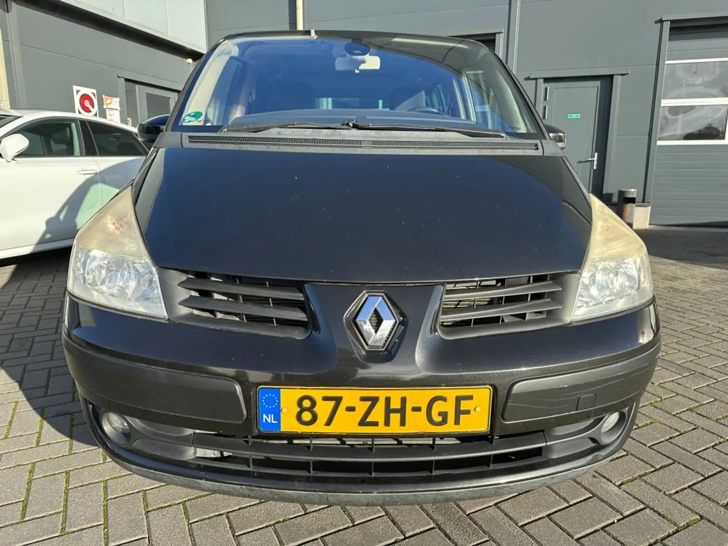 Renault Espace 2.00 7 pers. met trekhaak, airco, cruise control, Schwarz - 2