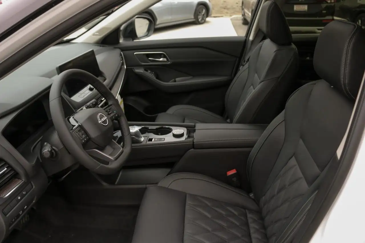 Nissan Rogue fotografie Nissan Rogue