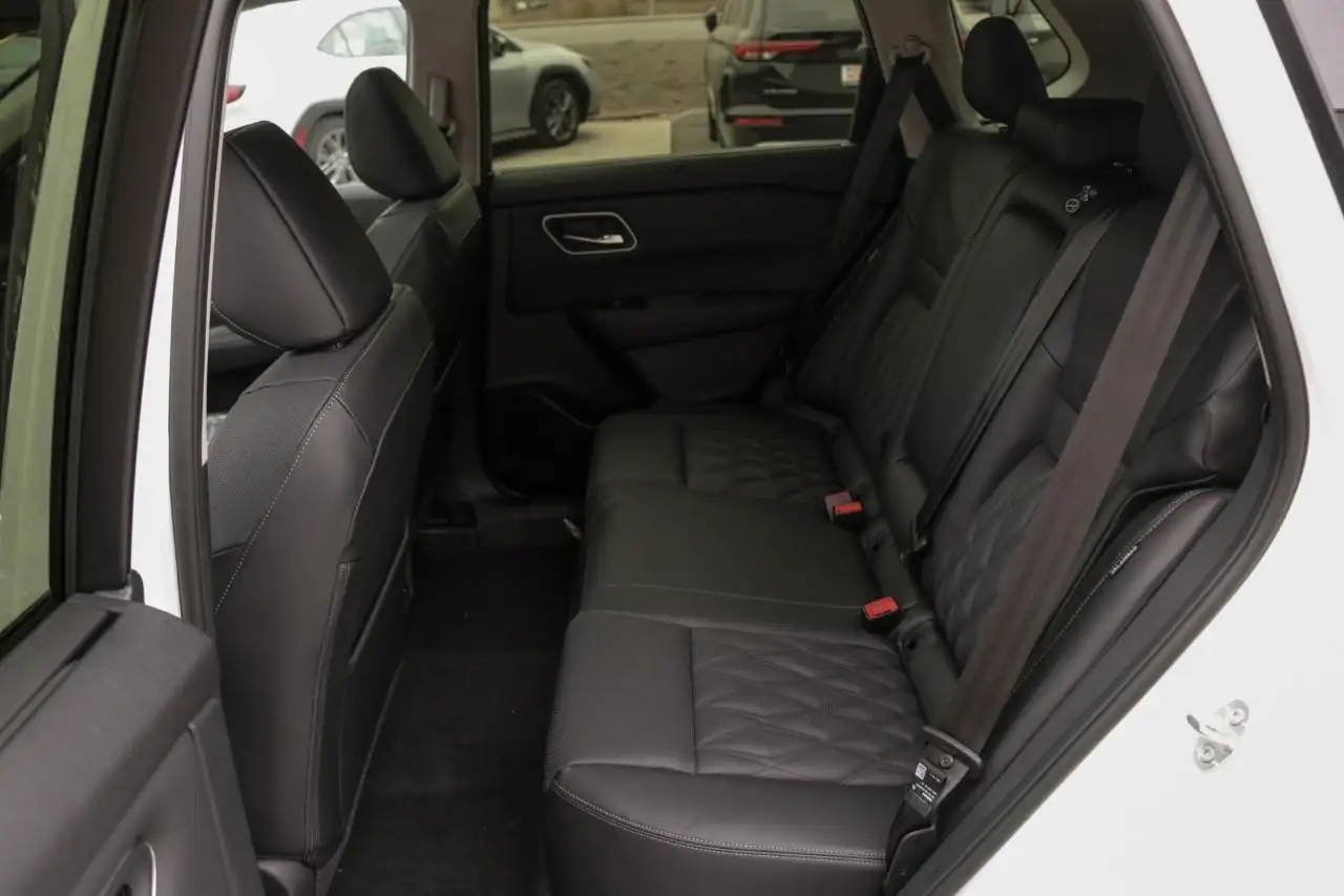 Nissan Rogue fotografie Nissan Rogue