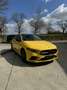Mercedes-Benz A 250 e AMG Line Geel - thumbnail 3