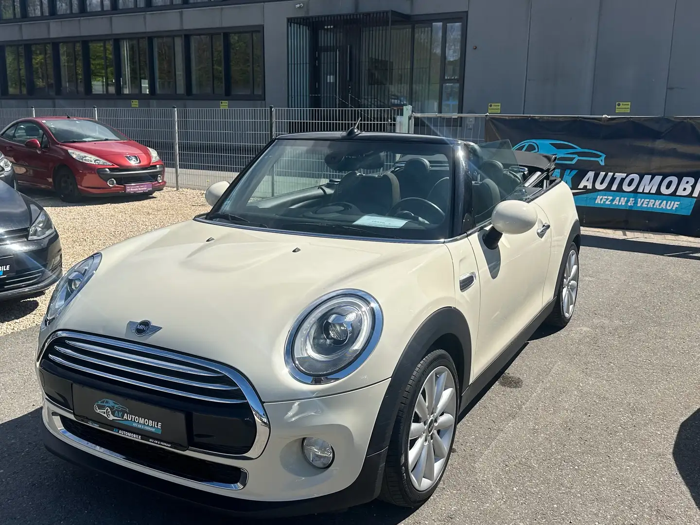 MINI Cooper Cabrio Weiß - 1