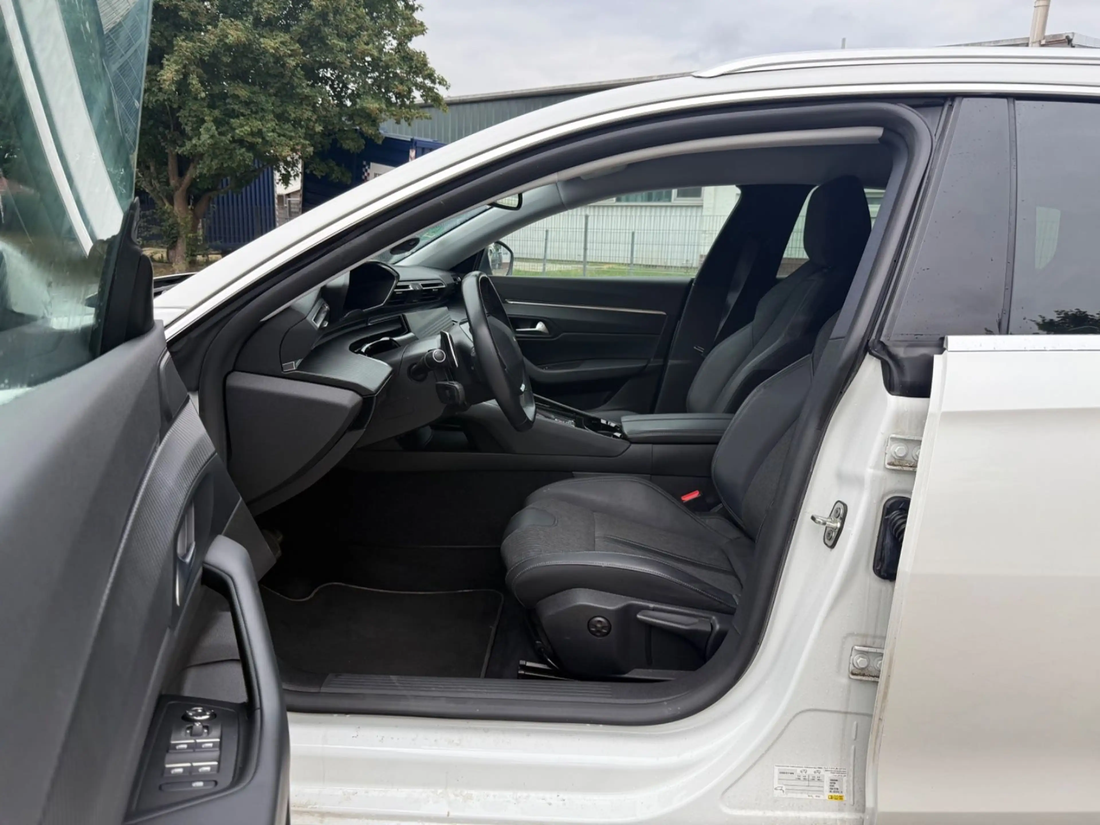 Peugeot 508 SW Allure Navi 180° Kamera AHK voll service — photo 7