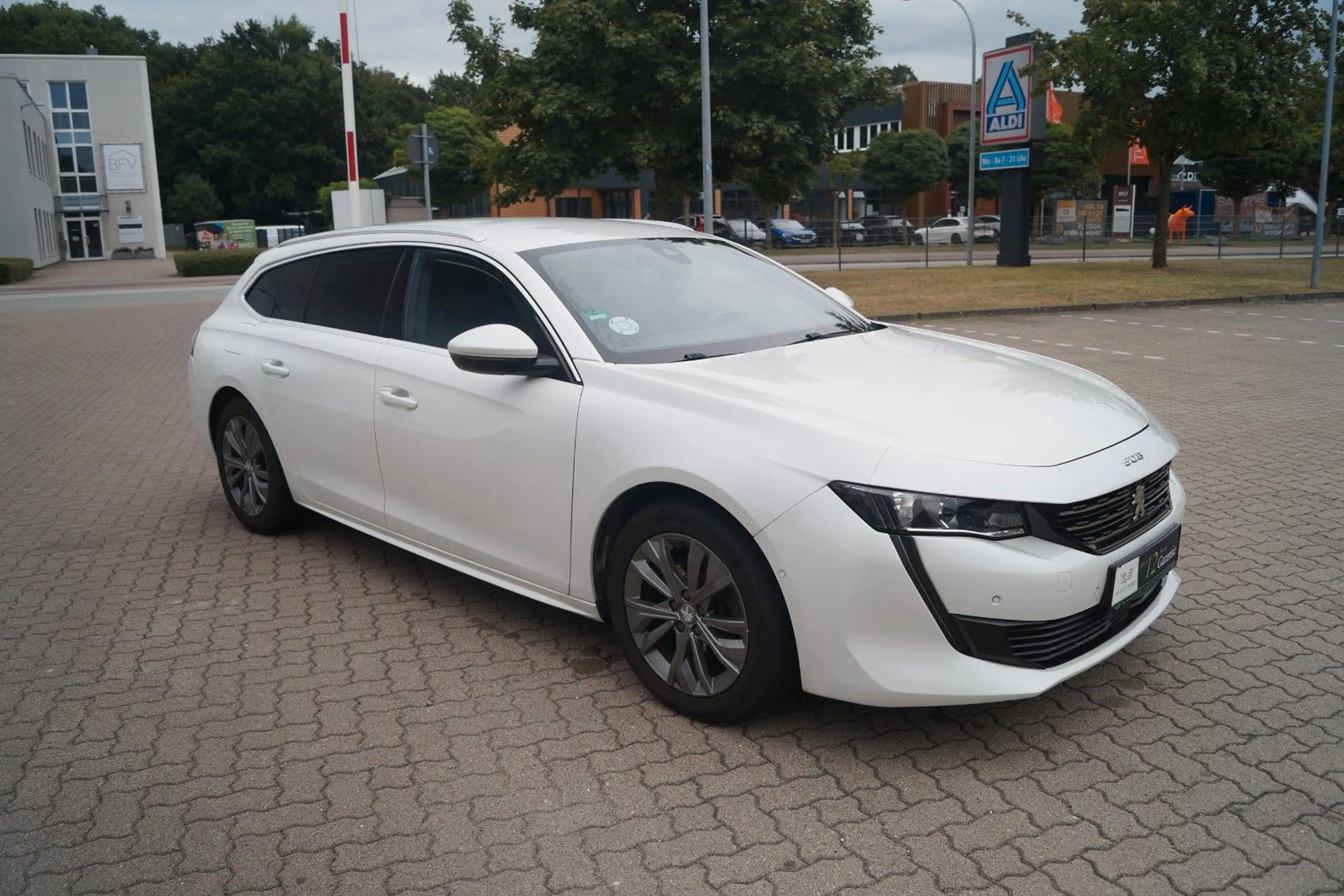 Peugeot 508 SW Allure Navi 180° Kamera AHK voll service — photo 3