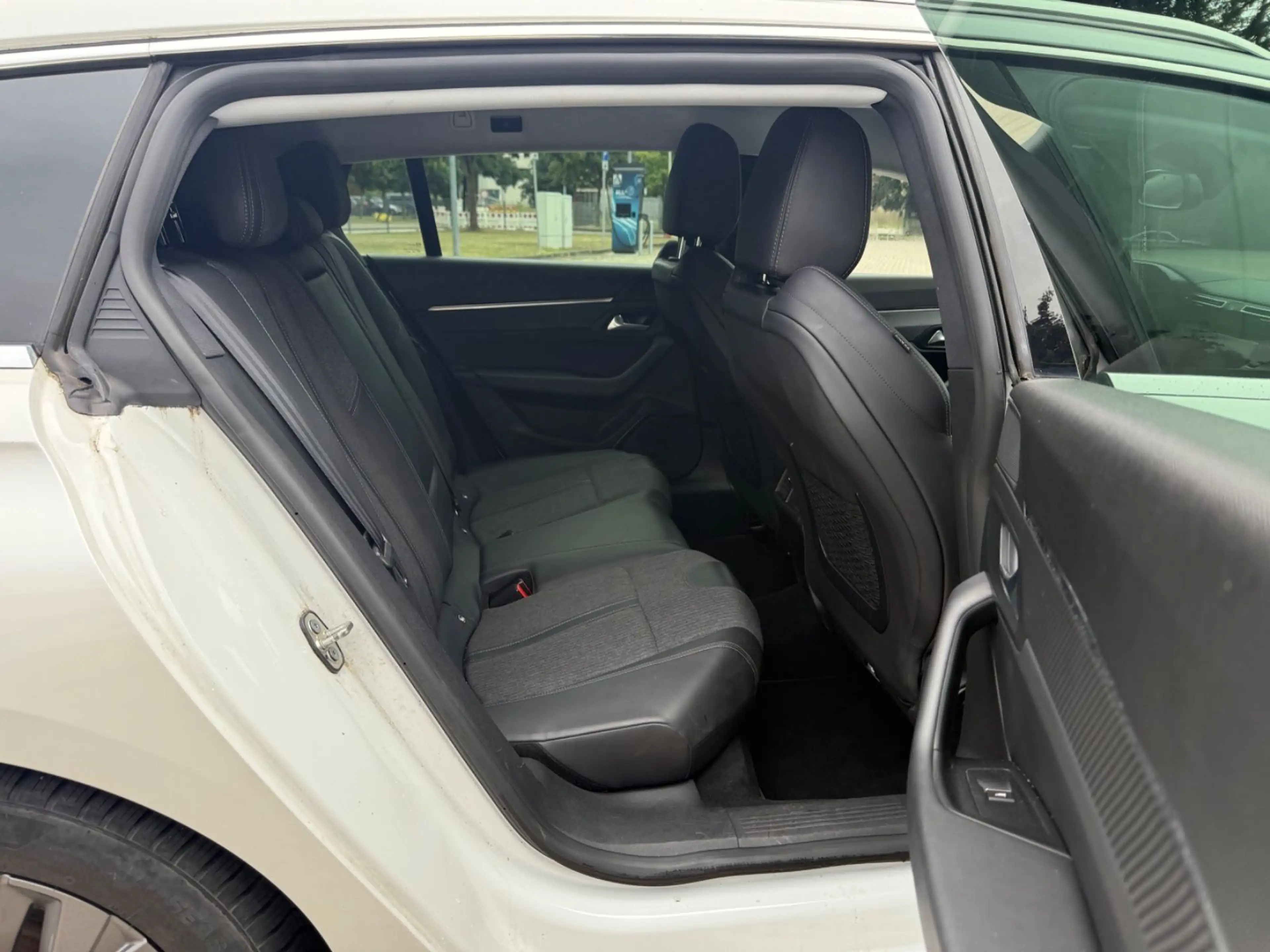 Peugeot 508 SW Allure Navi 180° Kamera AHK voll service — photo 11