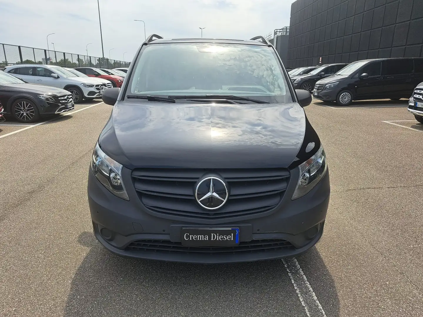 Mercedes-Benz Vito Vito 116 d Tourer Pro Long Auto Nero - 2