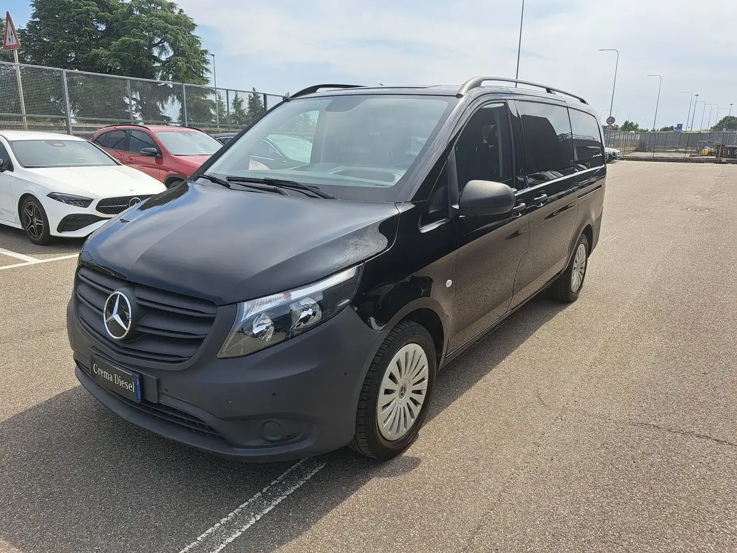 Mercedes-Benz Vito Vito 116 d Tourer Pro Long Auto Nero - 1