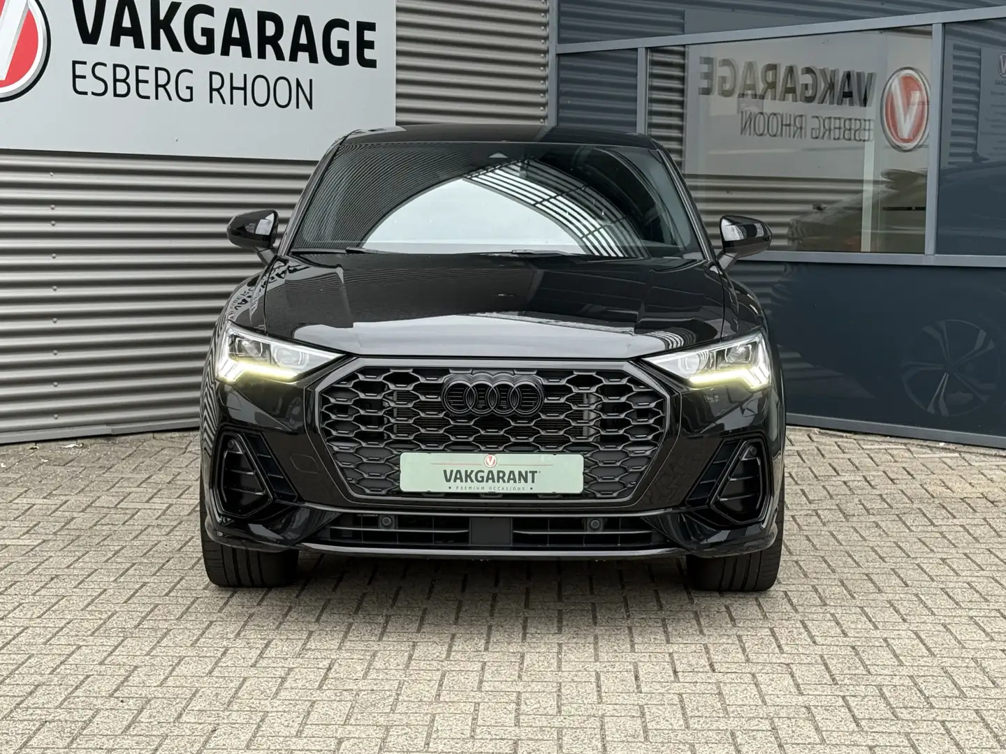 Audi Q3 Sportback 45 TFSI e 2x S-LINE BLACK PHEV DSG,VIRTU Zwart - 2