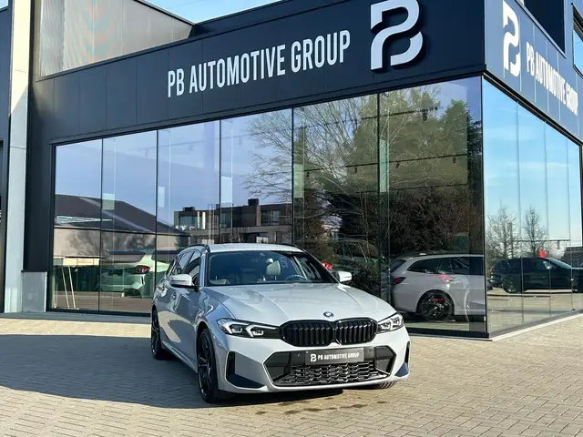 BMW 330 M-Trekhaak-H&K-Cam-Head Up-Led-Facelift-sfeer