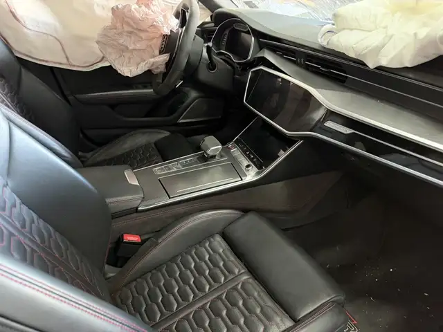 Audi RS6 view 10