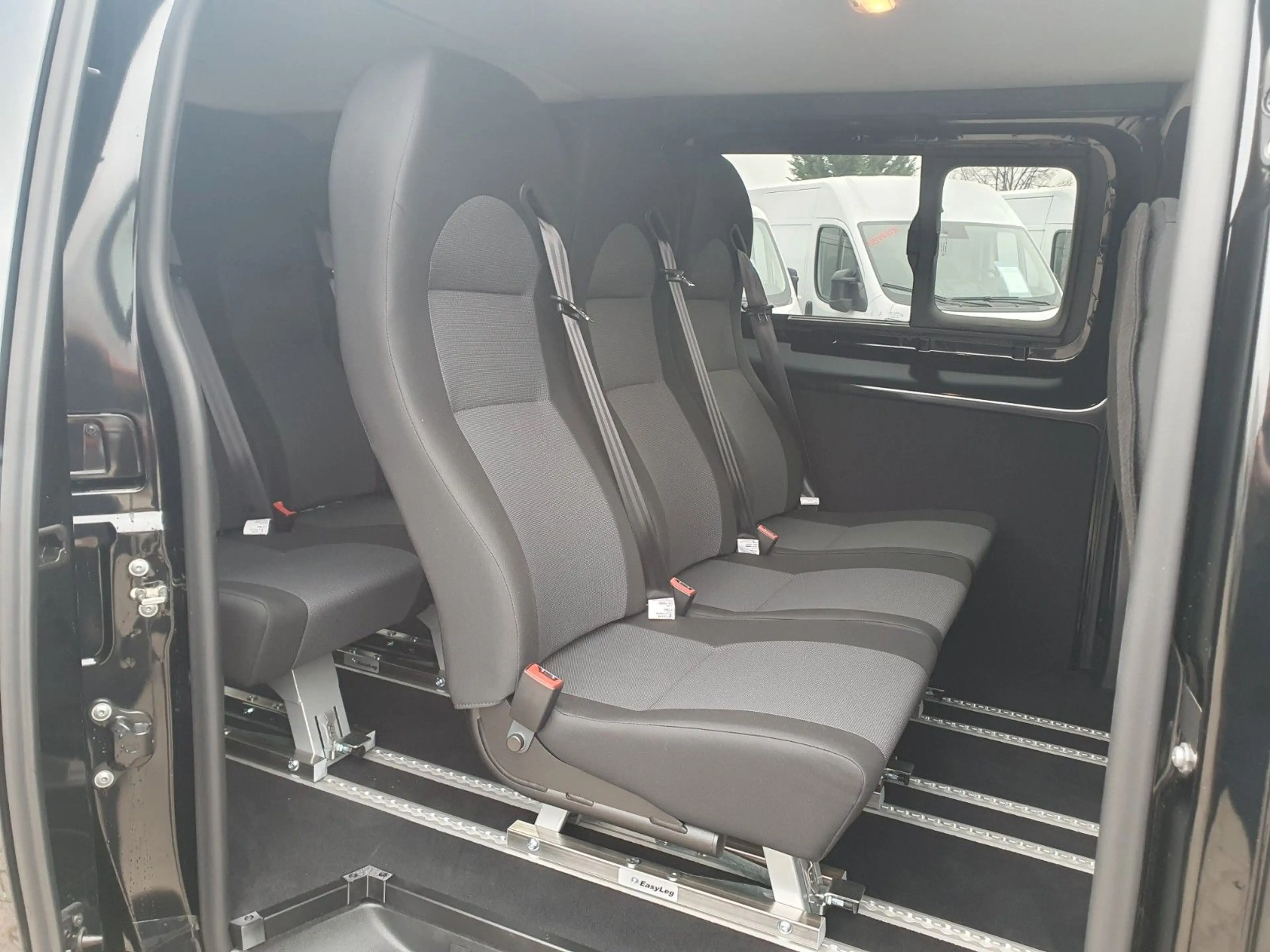 Fiat Scudo Kombi / Irmscher L3 2.0 HDi AT *9-Sitzer — photo 11