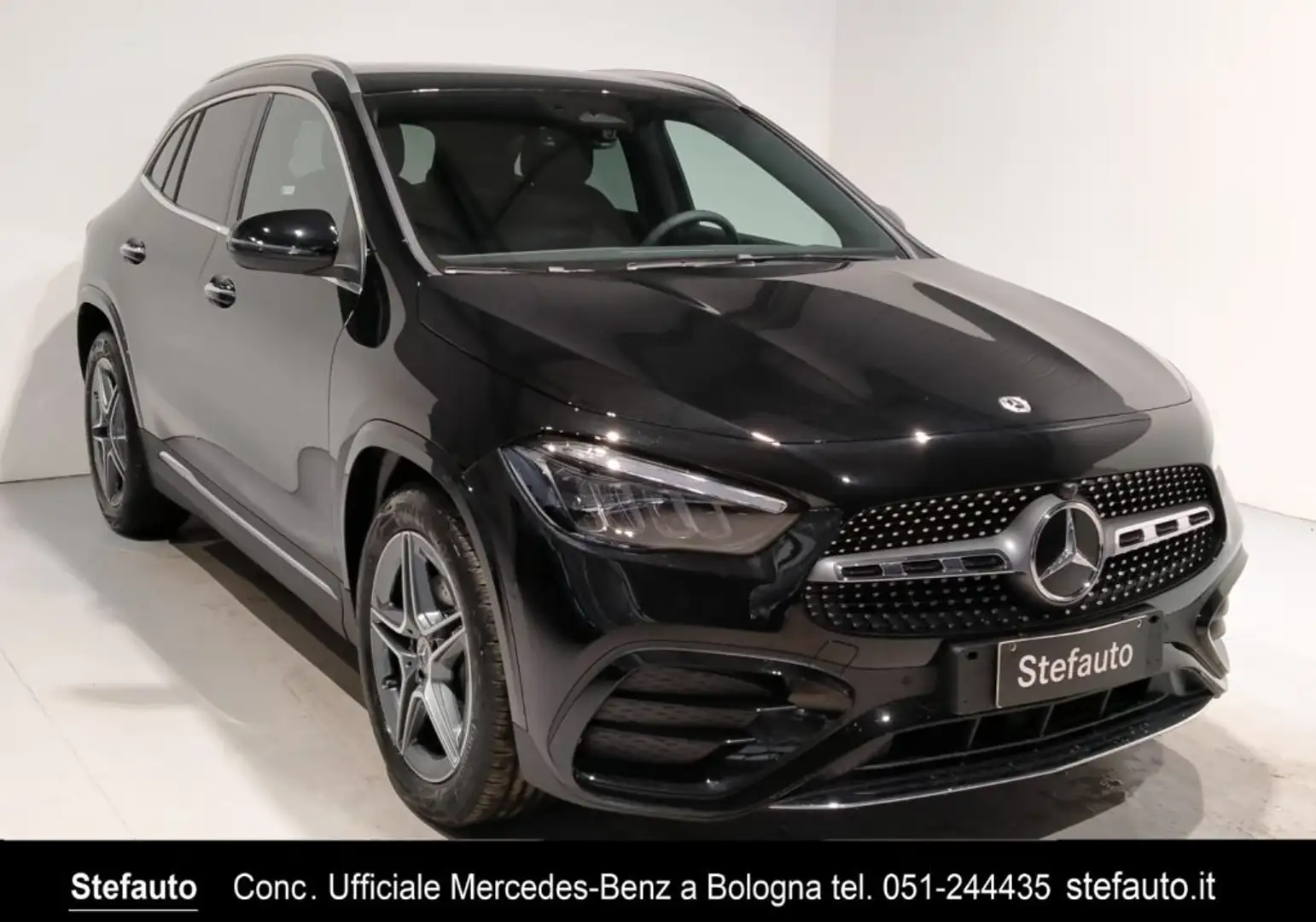 Mercedes-Benz GLA 180 d Automatic AMG Line Advanced Plus Schwarz - 1