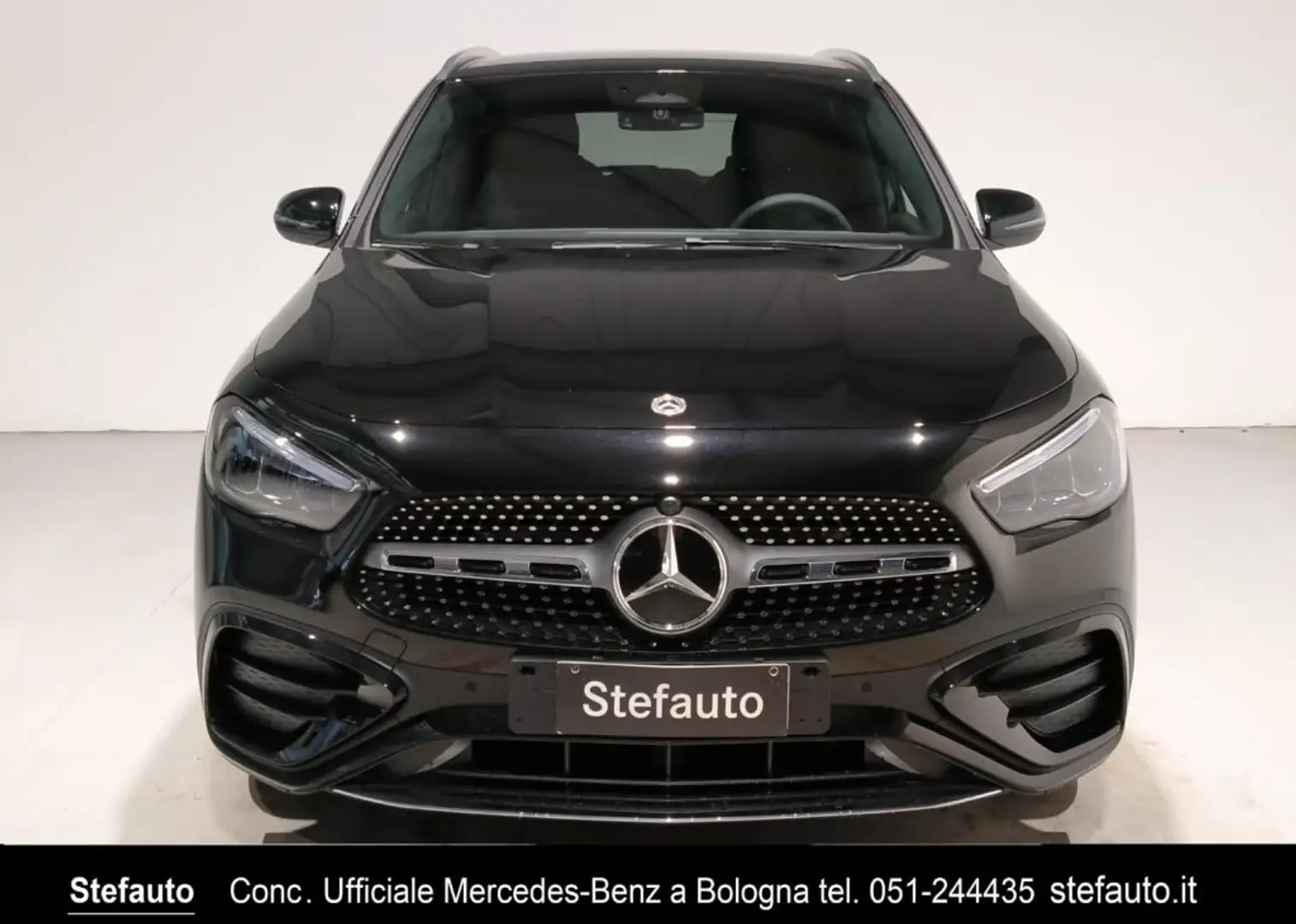 Mercedes-Benz GLA 180 d Automatic AMG Line Advanced Plus Schwarz - 2